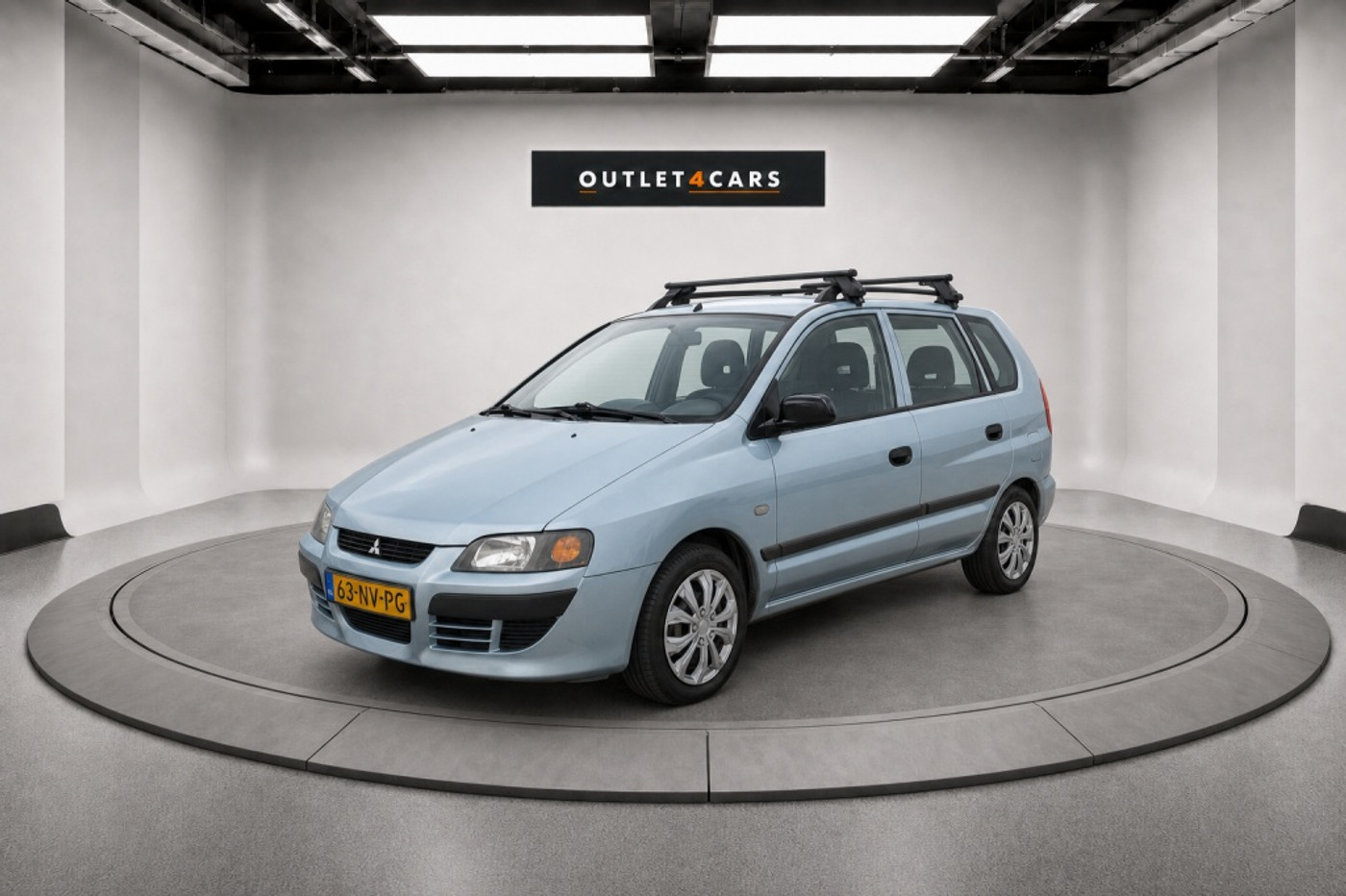 Mitsubishi Space Star 1.6 Family 2004 - voorkant