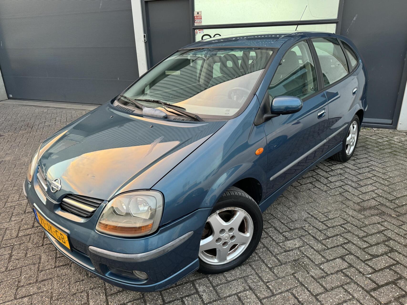 Foto van Nissan Nissan Almera Tino