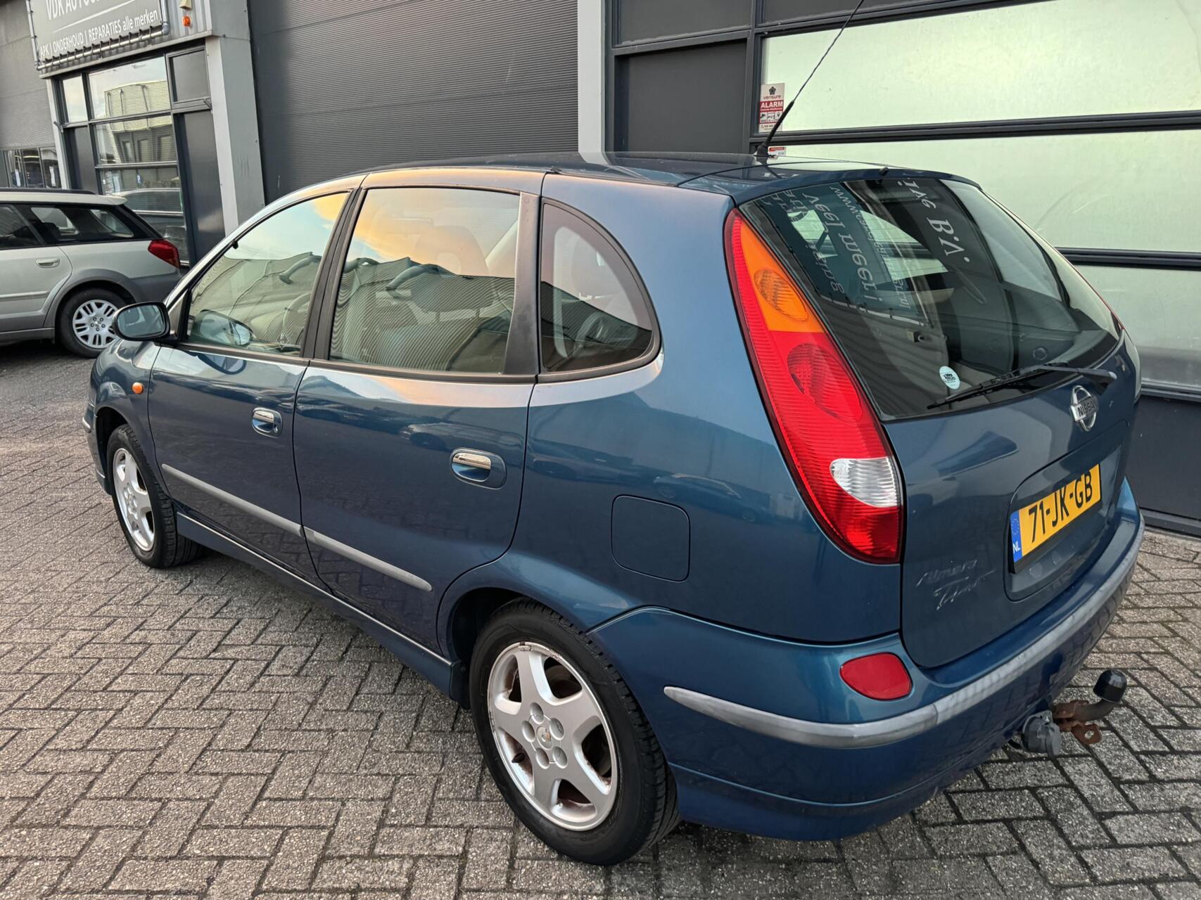 Foto van Nissan Nissan Almera Tino