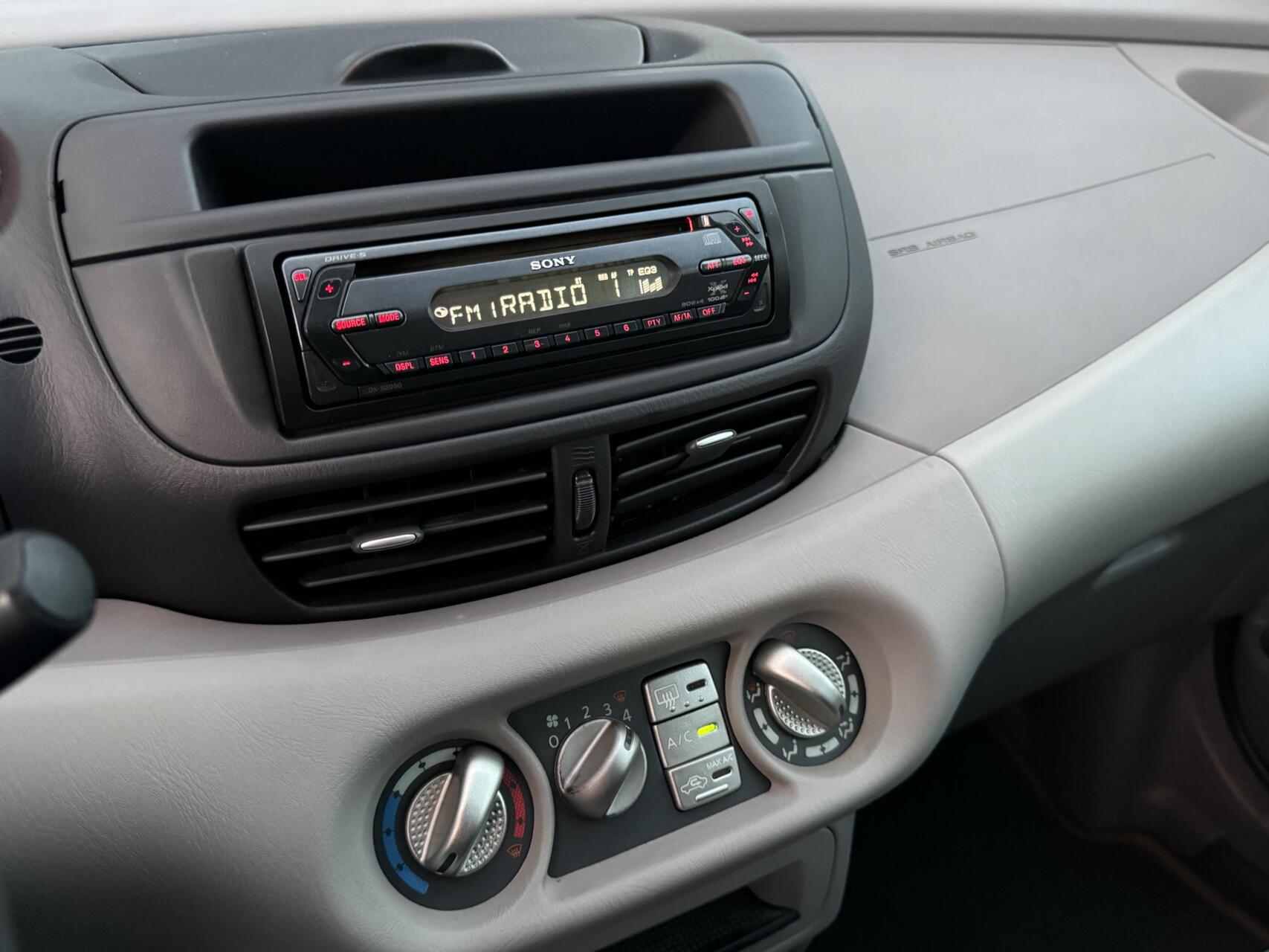 Foto van Nissan Nissan Almera Tino