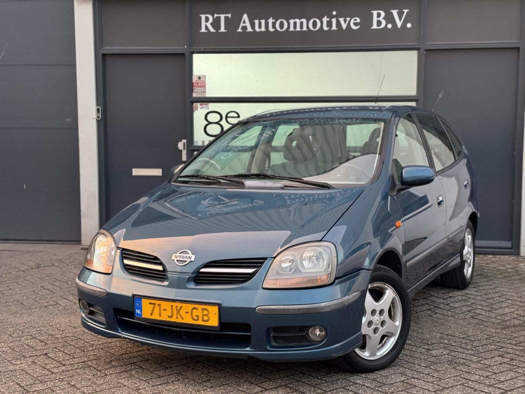 Nissan Nissan Almera Tino 2.0 Ambience Airco / Automaat 2002 - voorkant