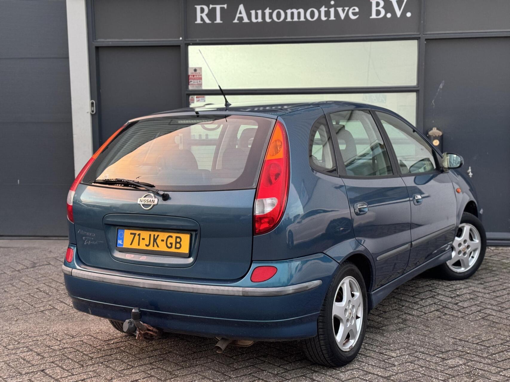 Foto van Nissan Nissan Almera Tino