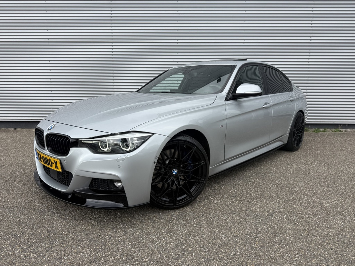 BMW 3-serie 340i M Sport 327pk Shadowline | PANO | MEMORY | KEYLESS | H&K | HUD | LEDER | FULL OPTION 2019 - voorkant
