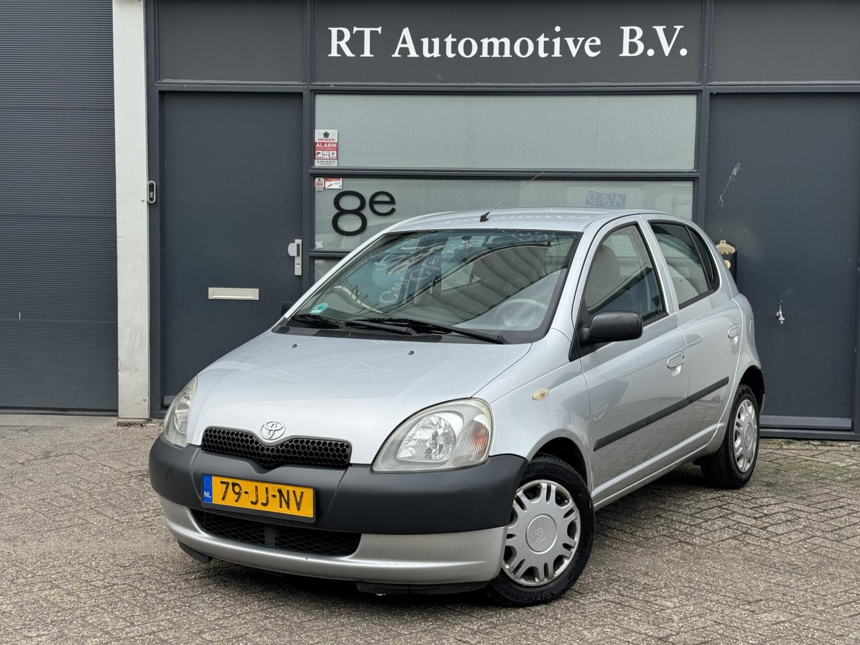 Toyota Yaris 1.0-16V VVT-i YORIN 5/2027 APK 5drs 2002 - voorkant