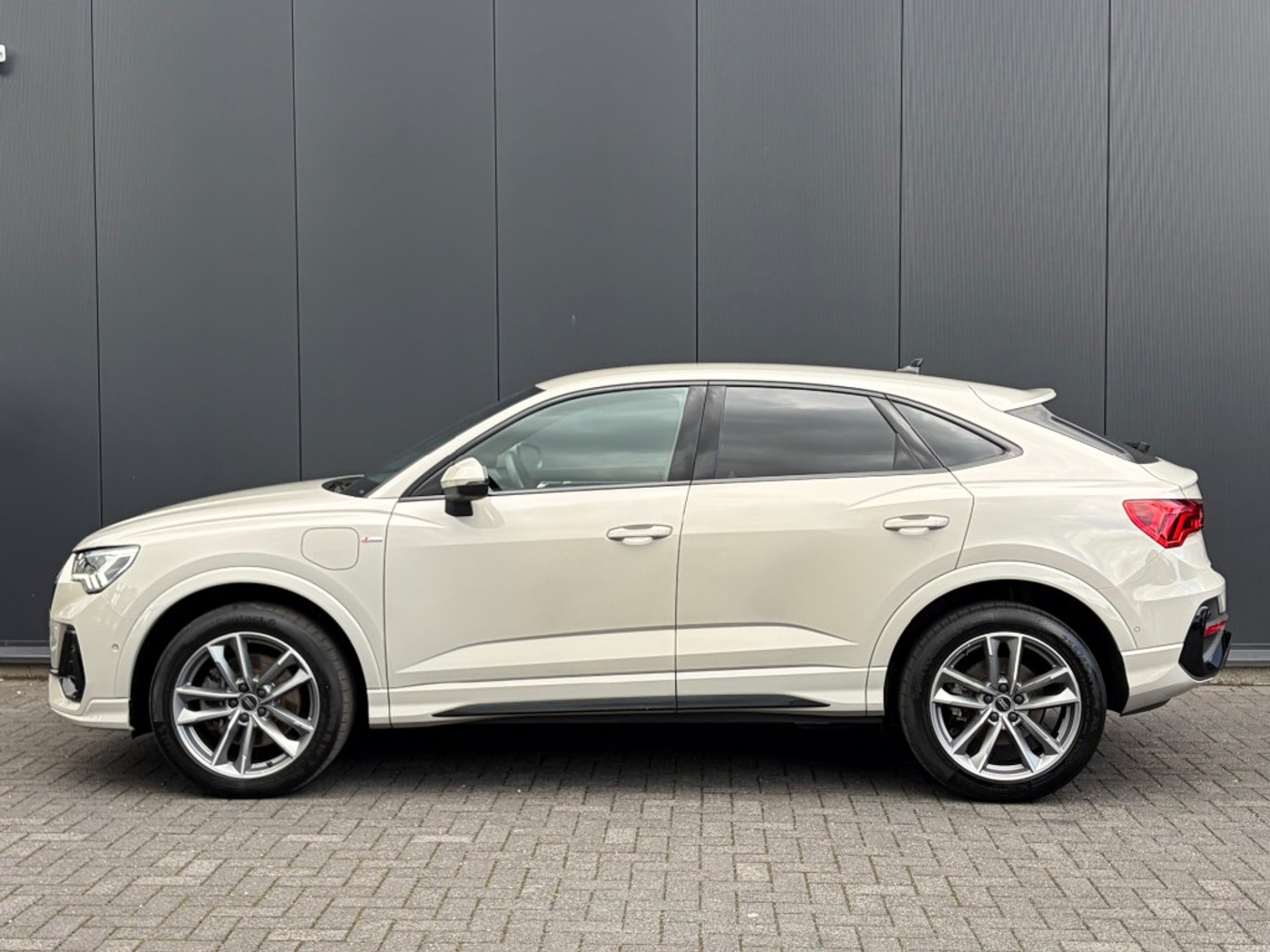 Foto van Audi Q3 Sportback E-tron