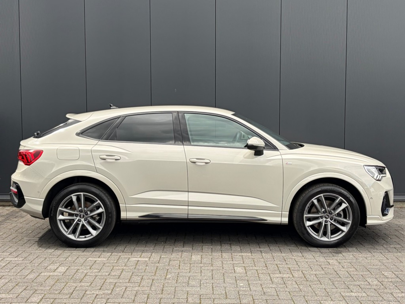 Foto van Audi Q3 Sportback E-tron
