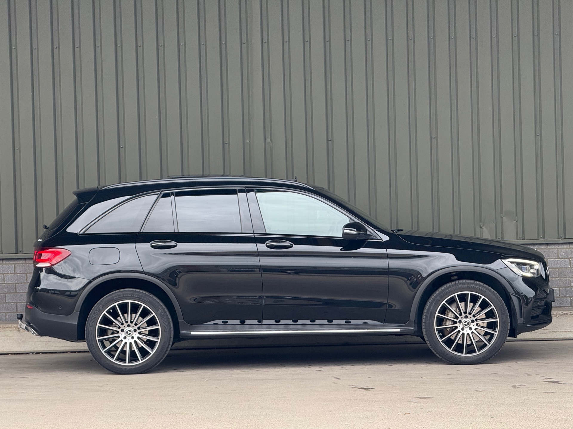Foto van Mercedes-Benz GLC 300 E 4Matic