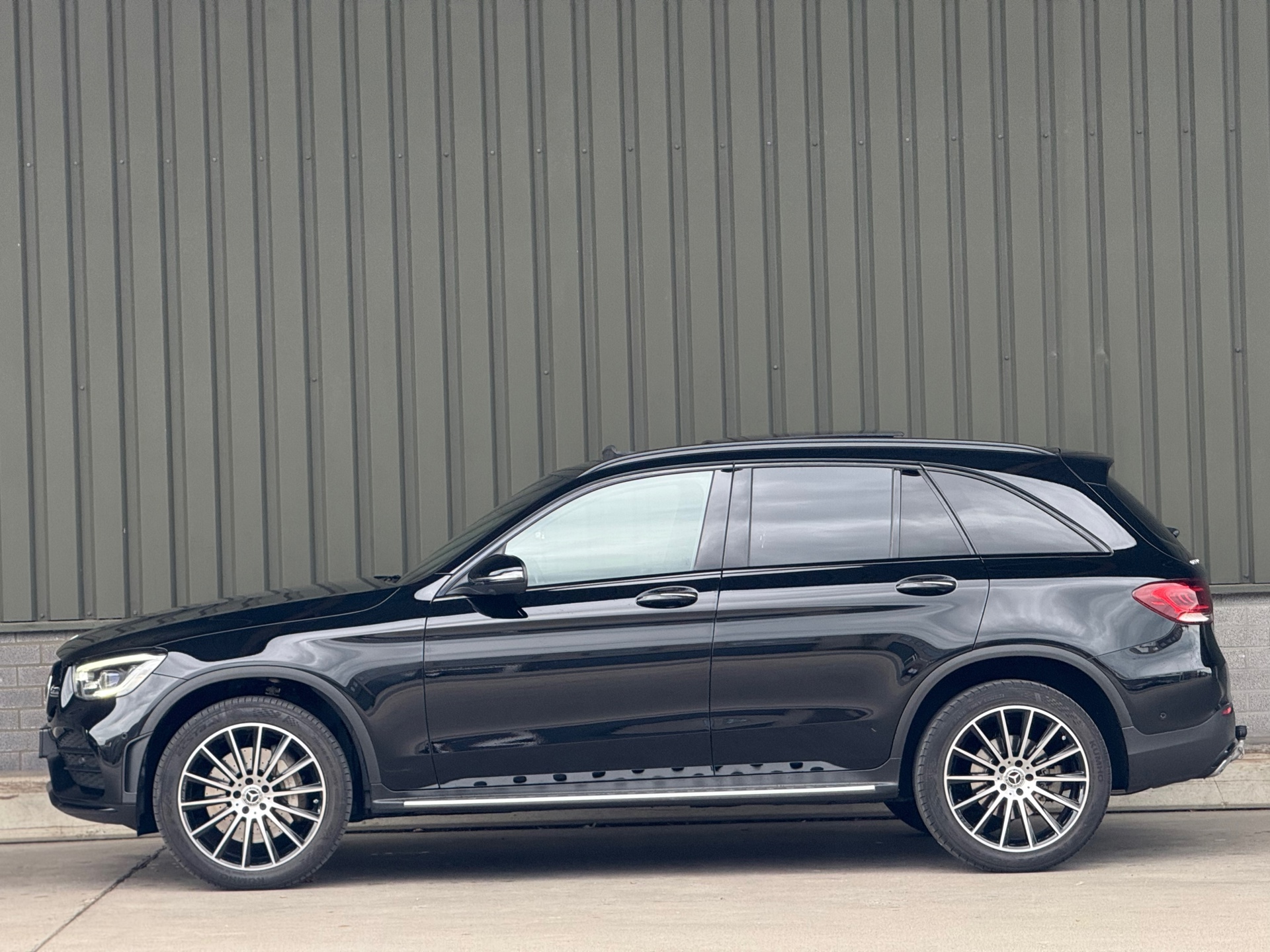 Foto van Mercedes-Benz GLC 300 E 4Matic
