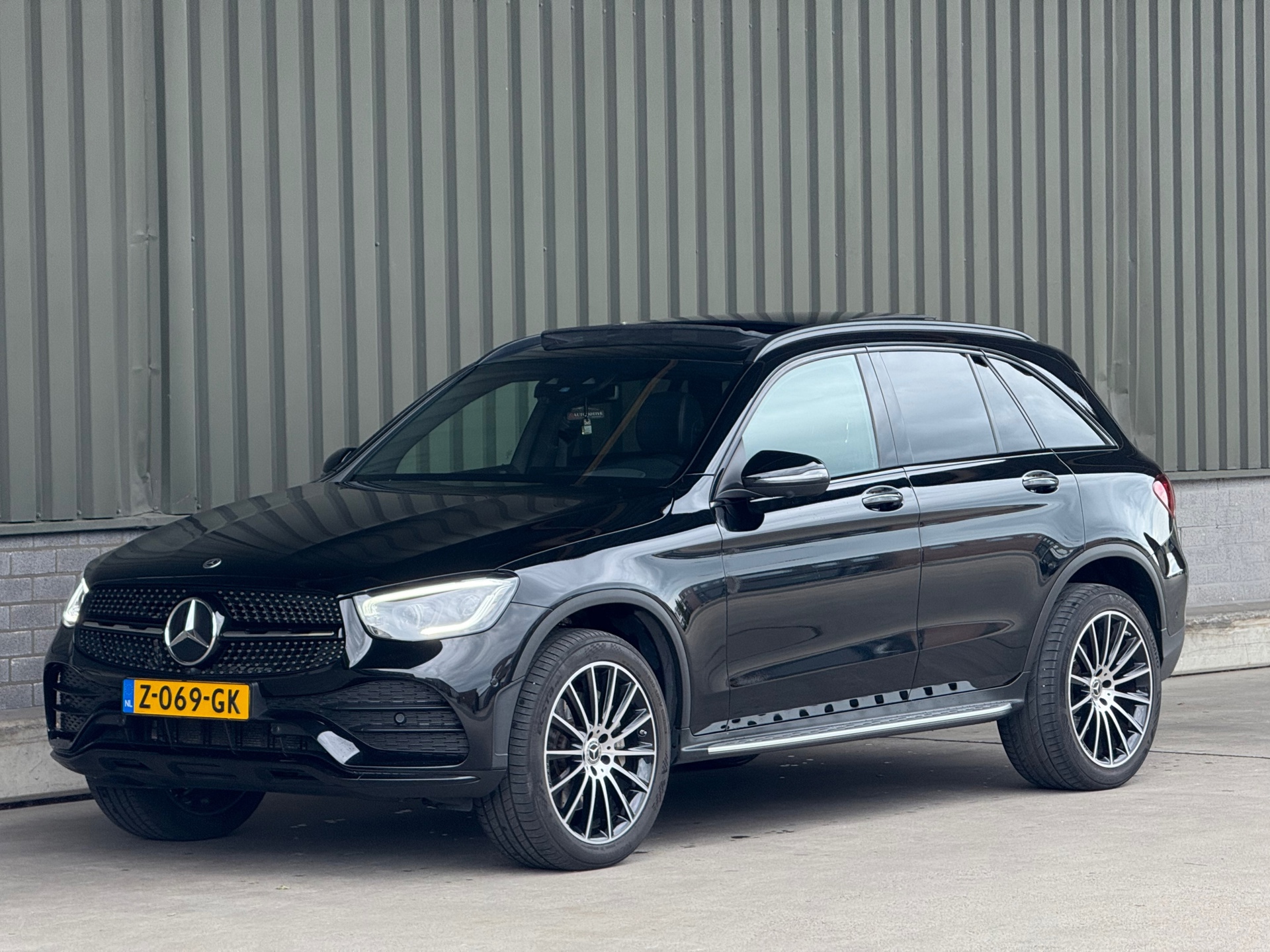 Foto van Mercedes-Benz GLC 300 E 4Matic