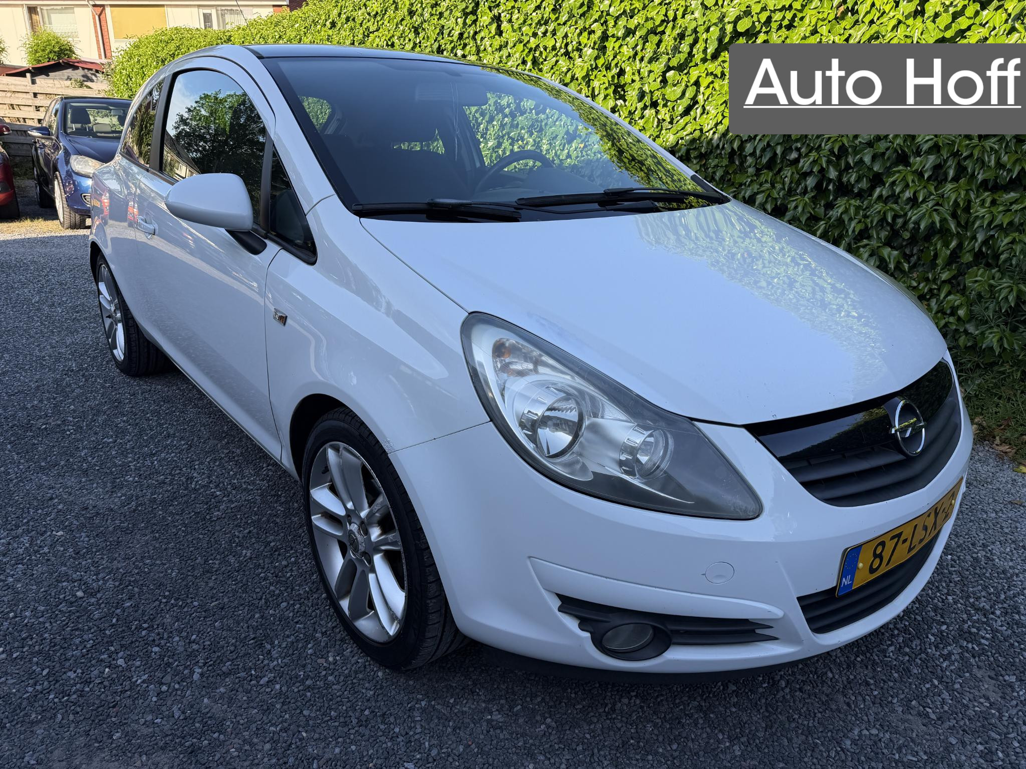 Opel Corsa 1.4-16V Color Edition 2010 - voorkant