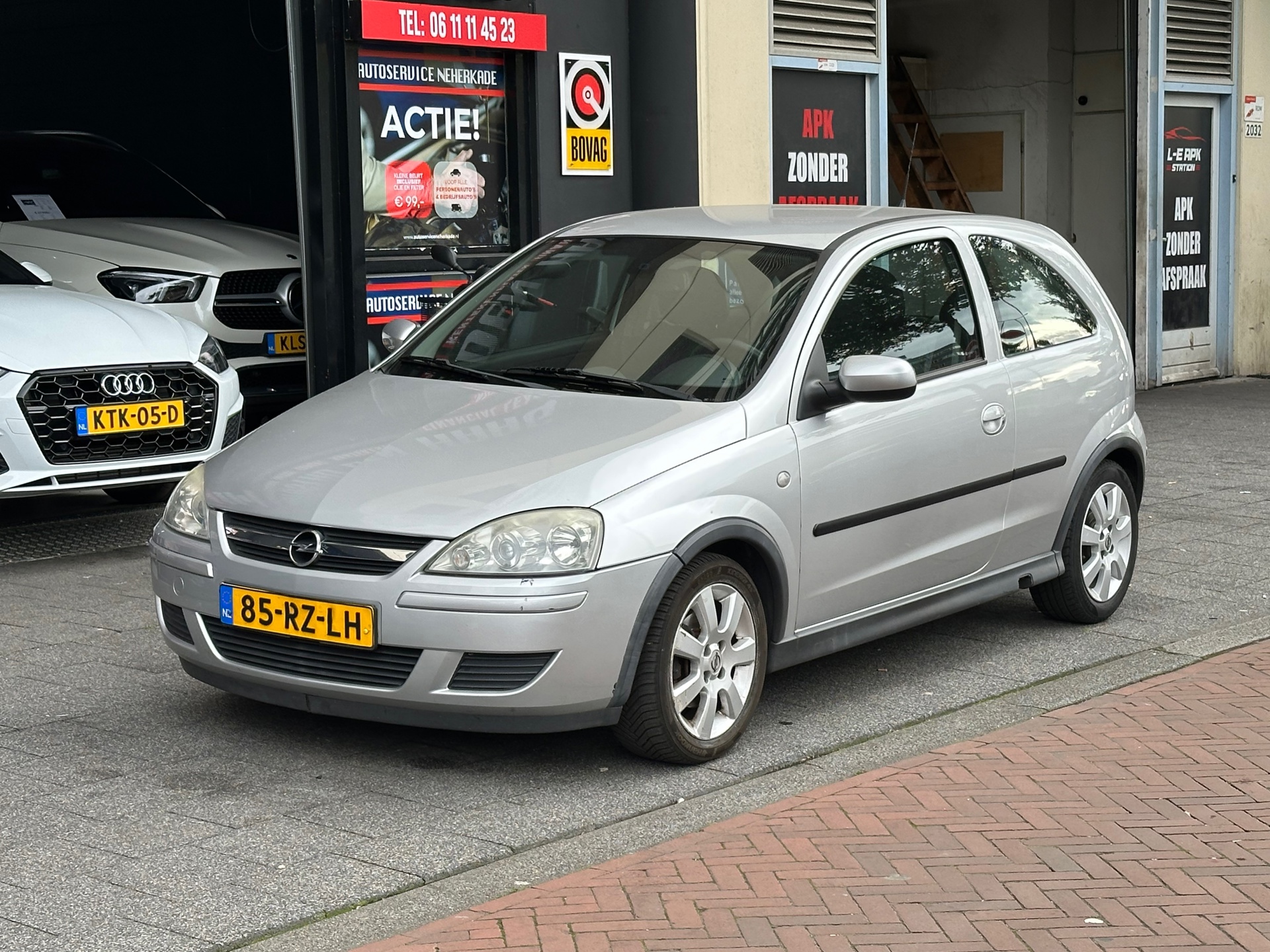 Opel Corsa-c 1.4-16V Silverline Airco 2005 - voorkant