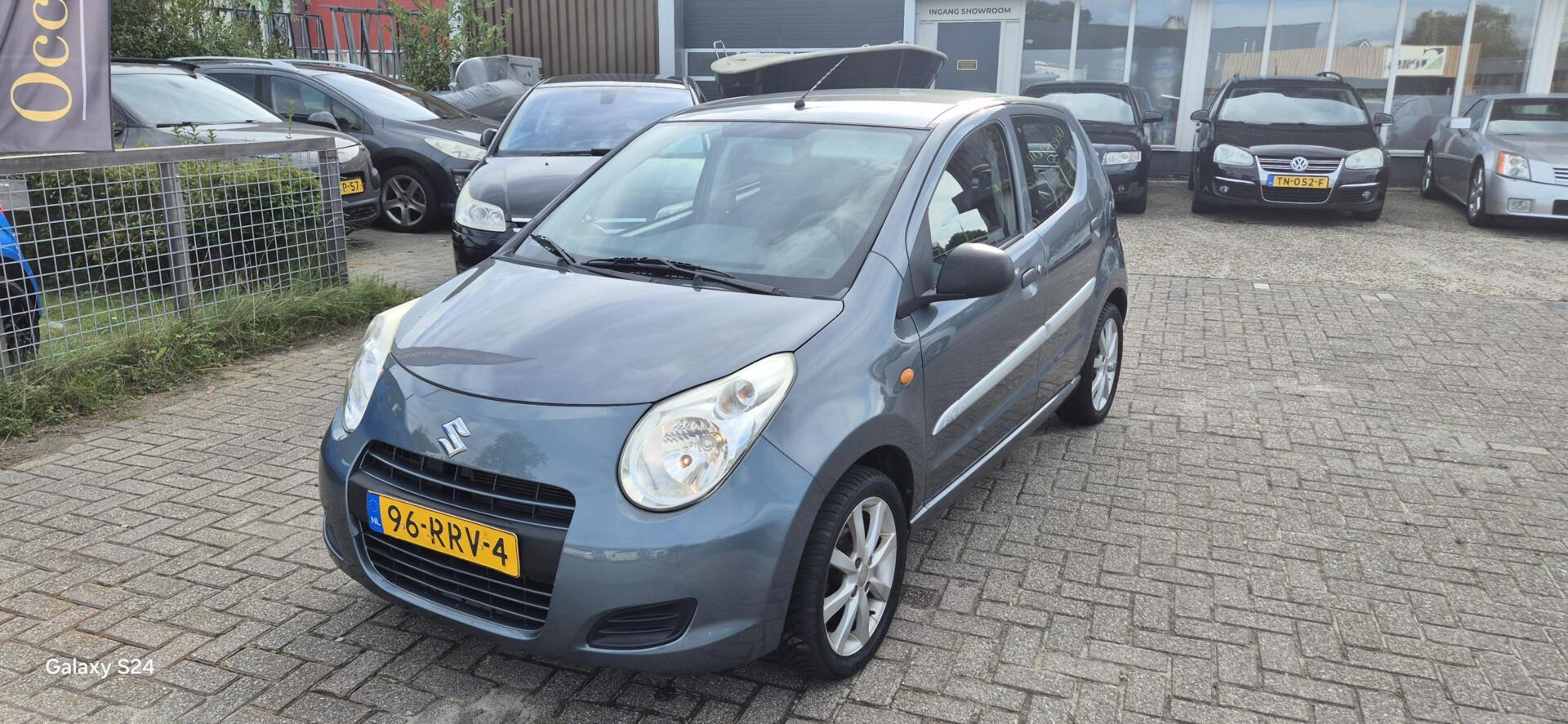 Suzuki Alto 1.0 Silver-line?3199,-??65234 KM NAP ?LEER/ALCANTARA BEKLEDING - AIRCO -APK 2011 - voorkant