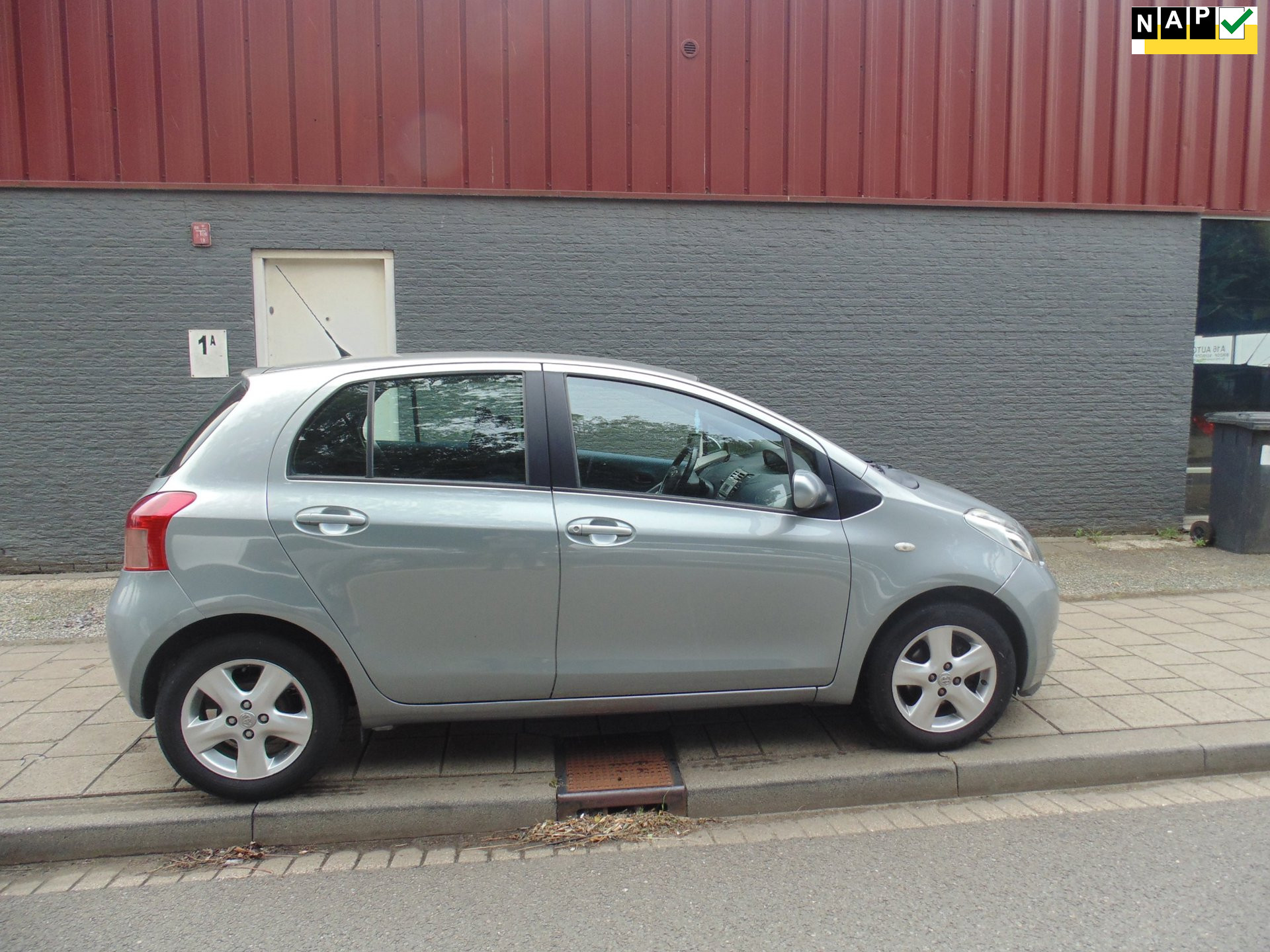 Toyota Toyota Yaris 1.3 VVTi Luna MMT met airco trekhaak km 130000NAP 2006 - voorkant