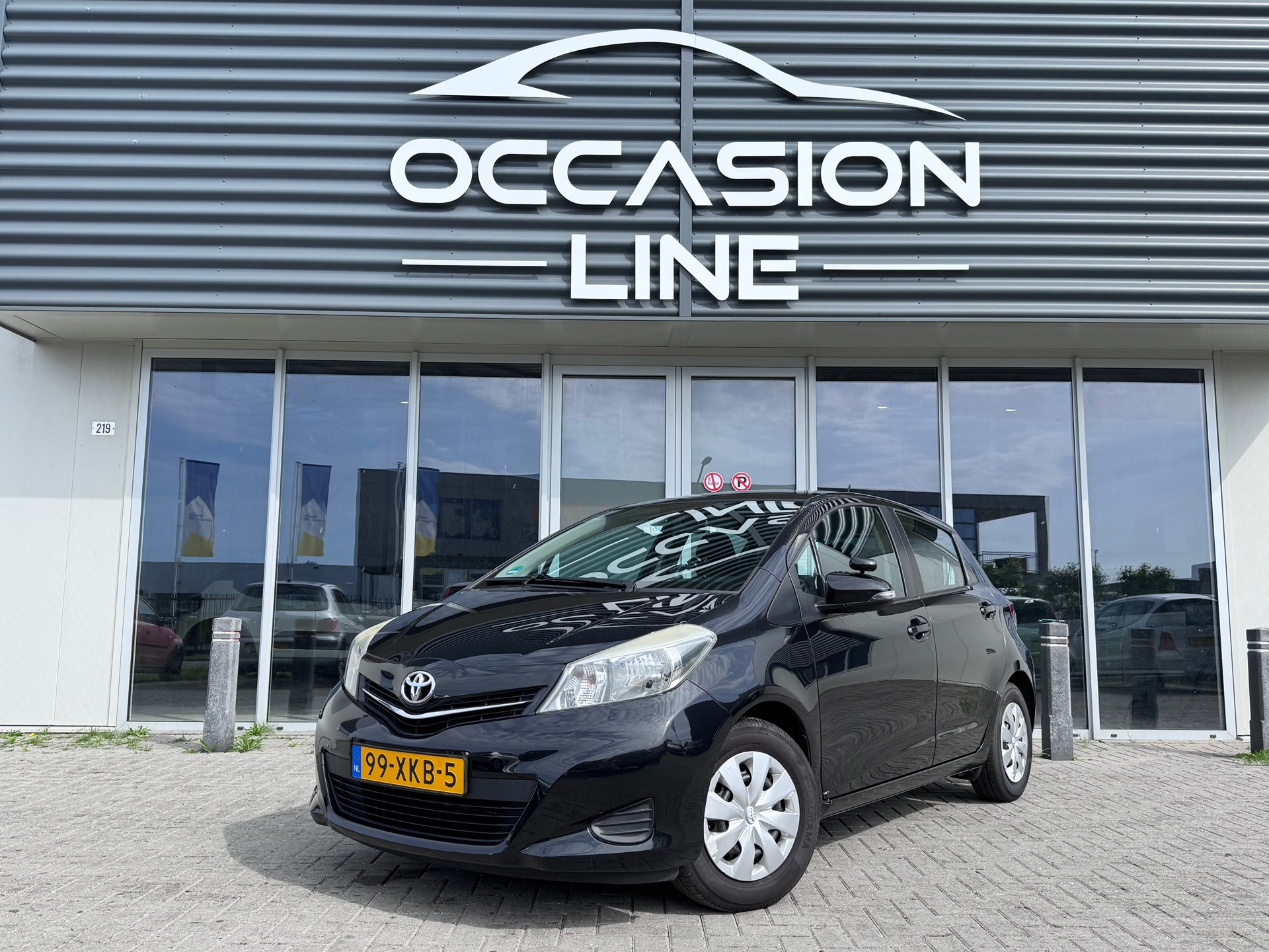 Toyota Yaris 1.0 VVT-i Aspiration 2012 - voorkant