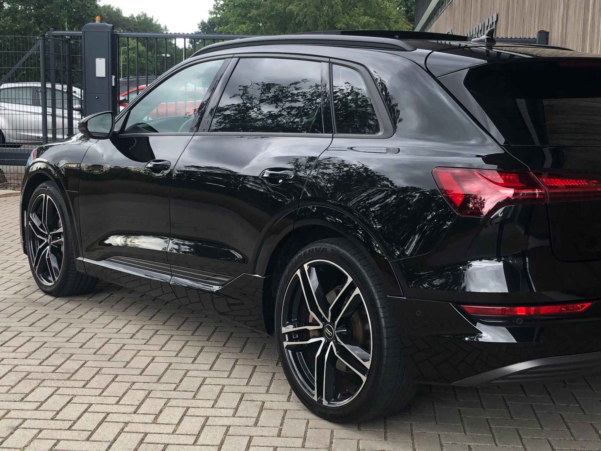 Foto van Audi E-tron 50