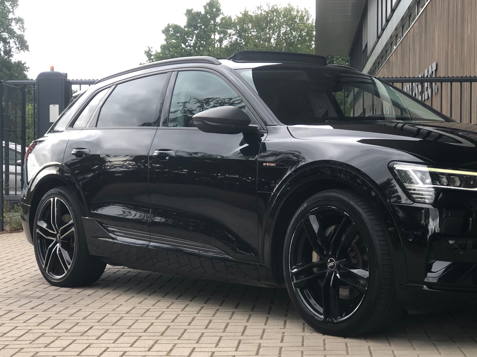 Foto van Audi E-tron 50