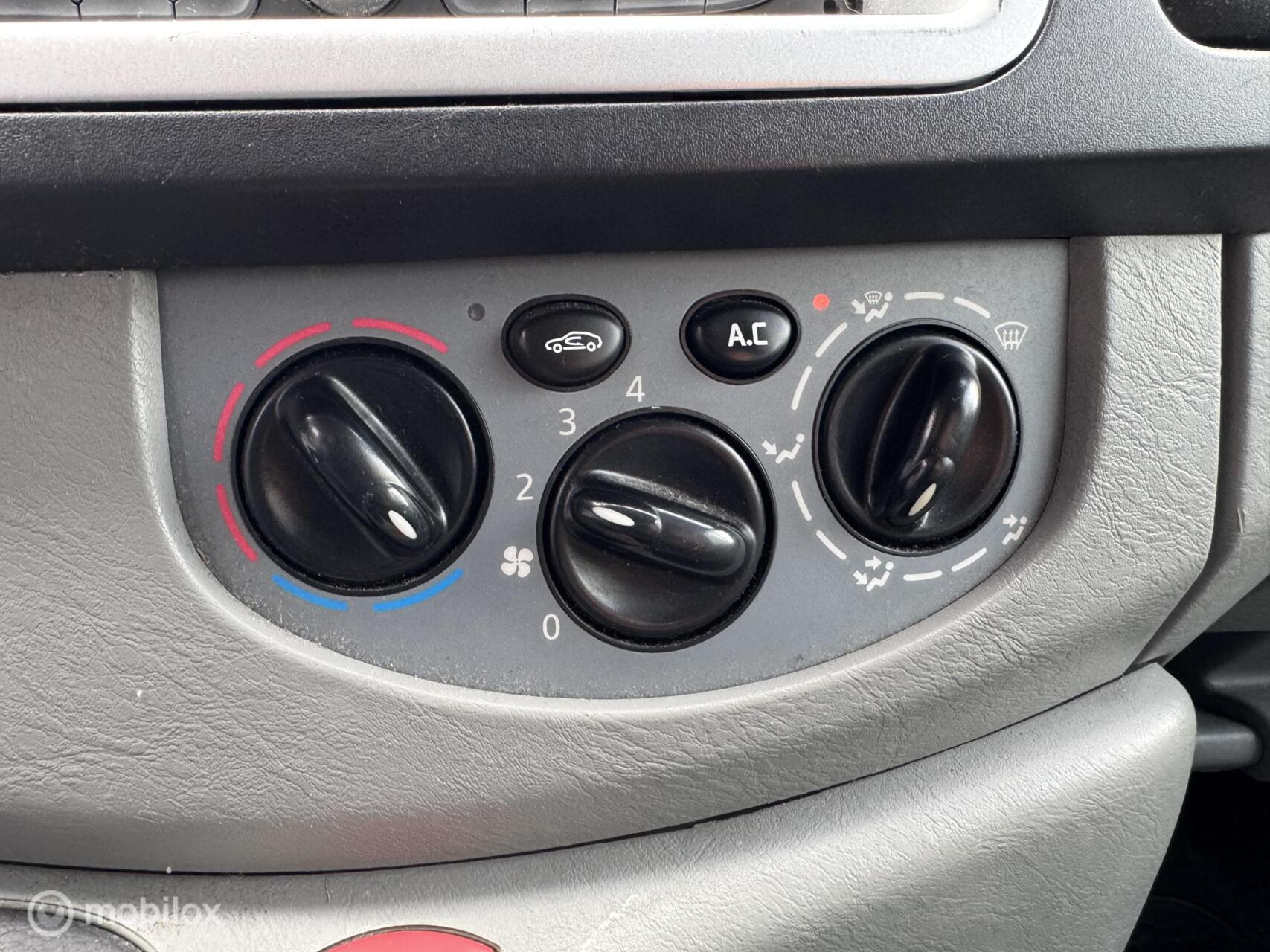 Foto van Opel Vivaro