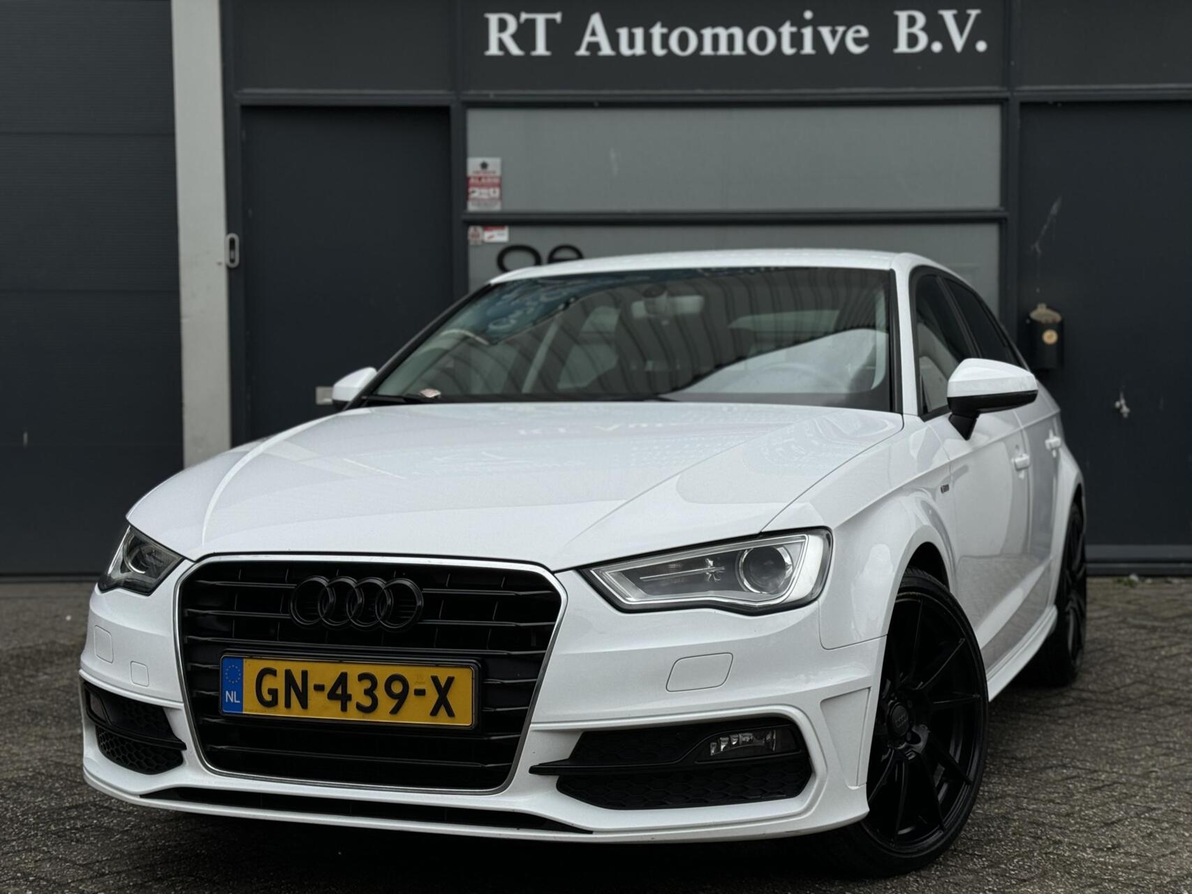 Audi A3 Sportback 1.2 TFSI S-Line Navi / Xenon Automaat 5drs 2015 - voorkant