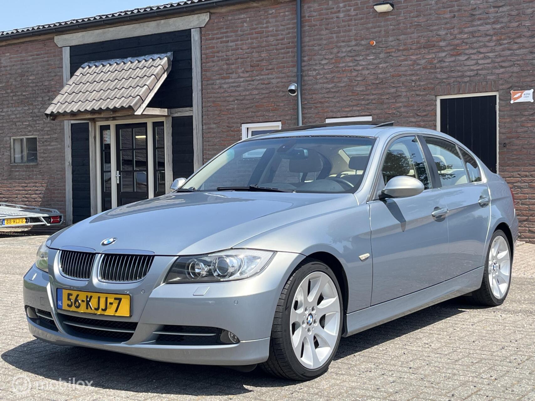 BMW 3er Reihe 325i Dynamic Executive Leder Navi Dak Xenon Sport 2005 - voorkant