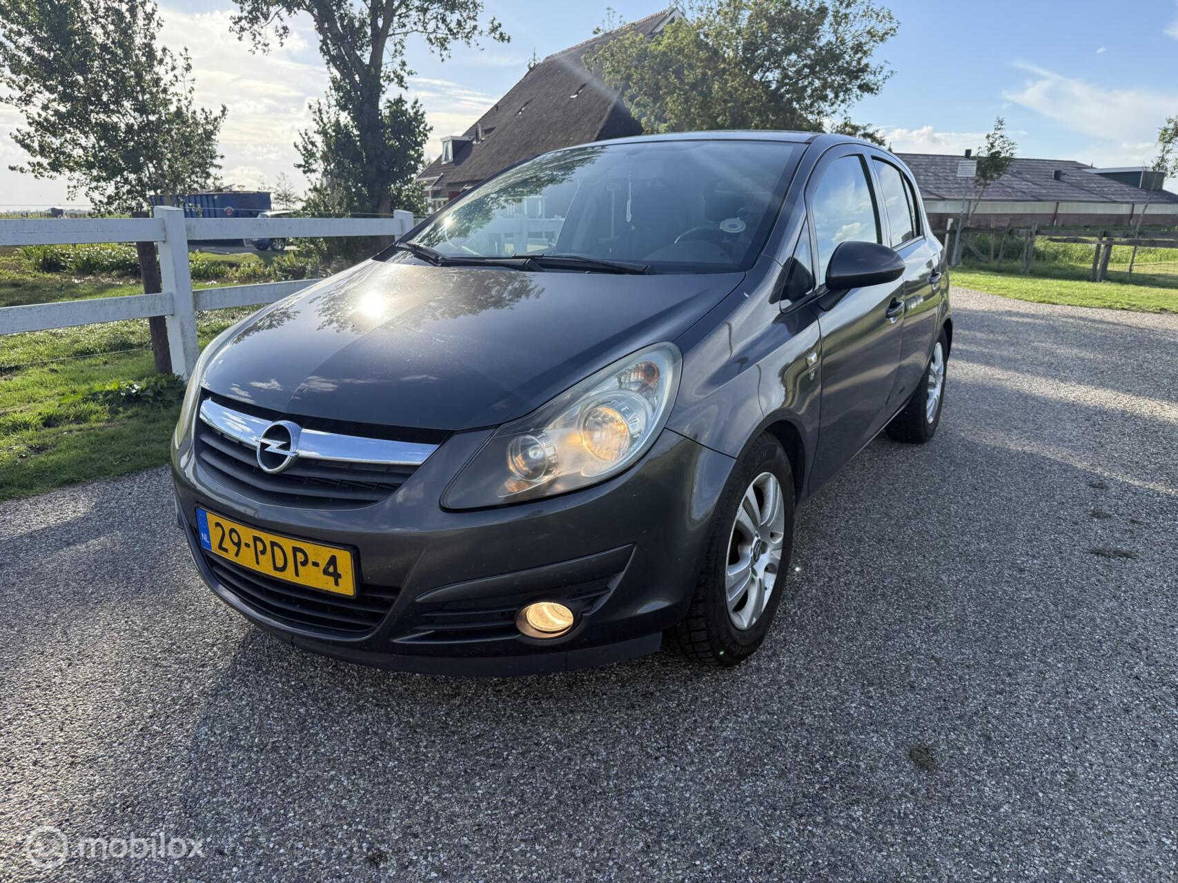 Opel Corsa 1.3 CDTi EcoFlex S/S Connect Edition 2011 - voorkant