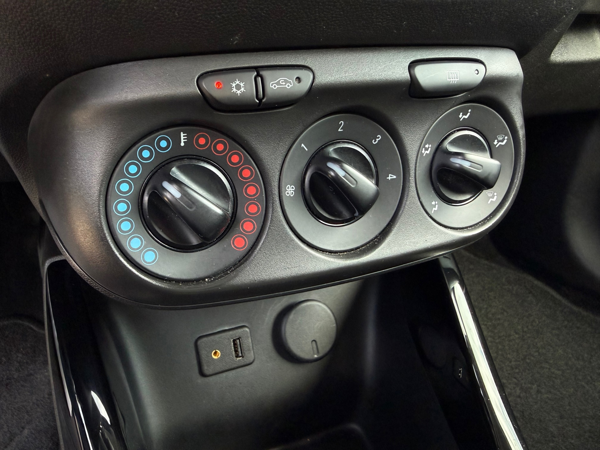 Foto van Opel Adam