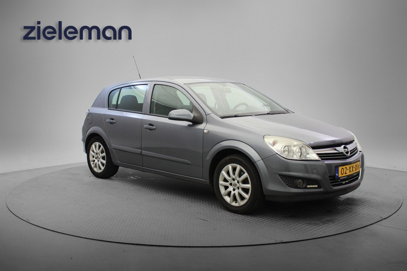 Opel Astra 1.6 Temptation - Airco, Cruise, Trekhaak 2007 - voorkant