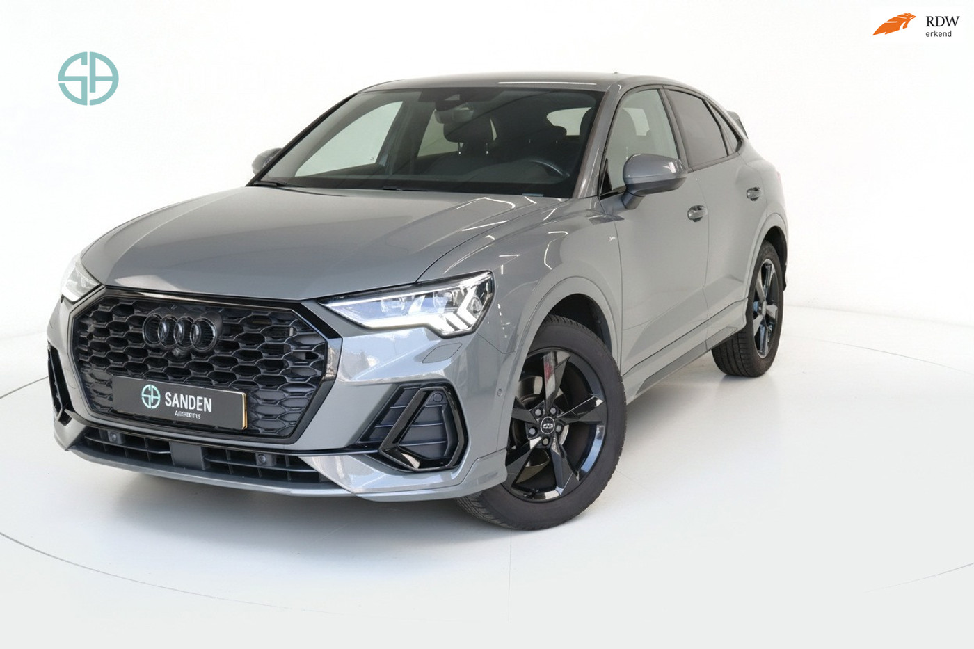 Audi Q3 Sportback 35 TFSI S Edition|Lesauto|Ledmatrix|Navi|360 Camera|Electr.stoelen|19inch 2023 - voorkant