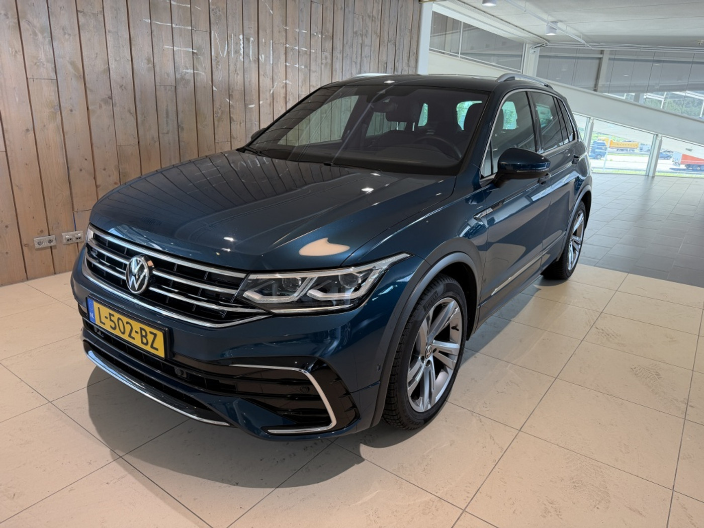 Volkswagen Tiguan 1.5 TSI R-Line 2021 - voorkant