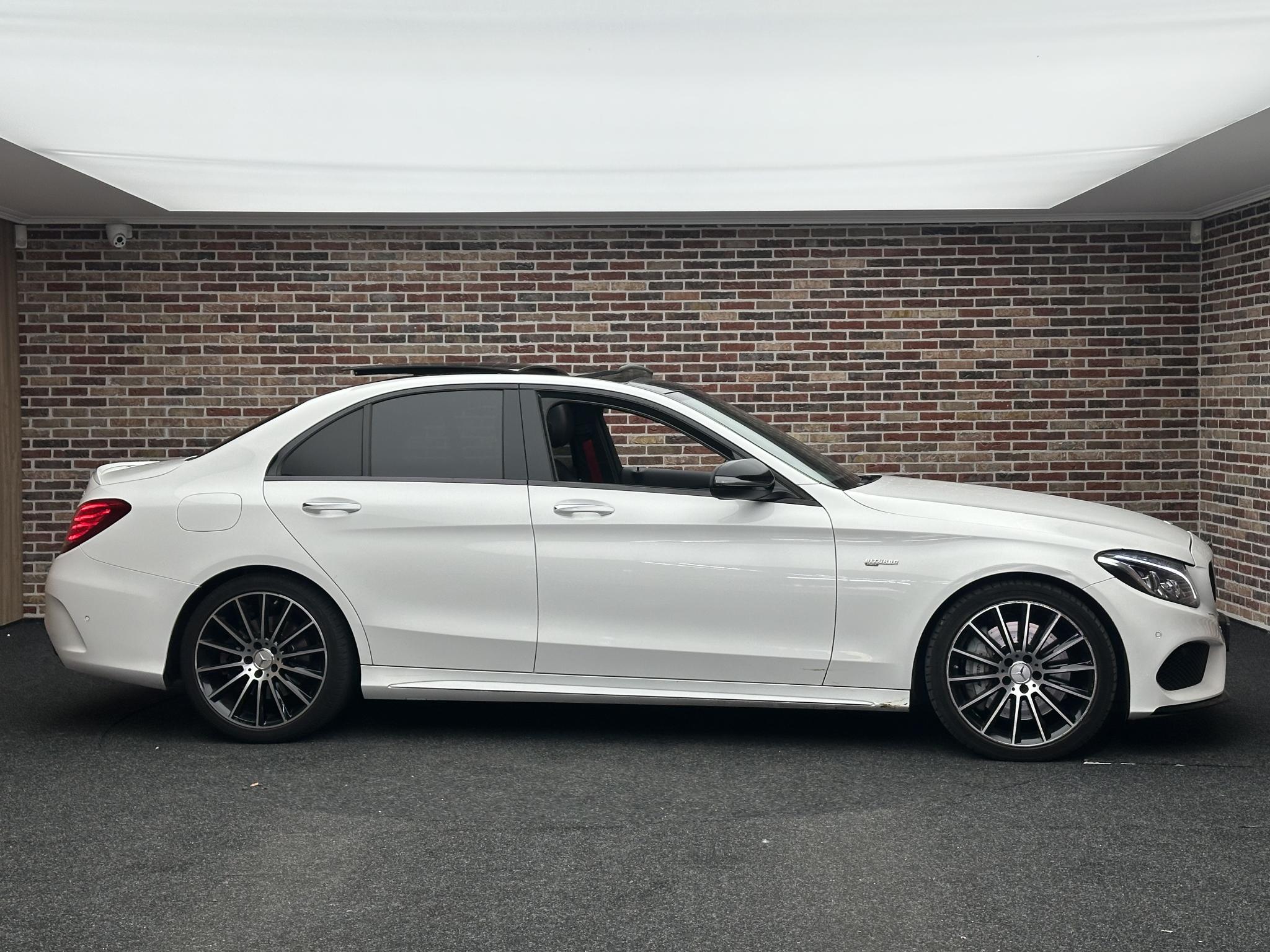 Foto van Mercedes-Benz AMG C 43