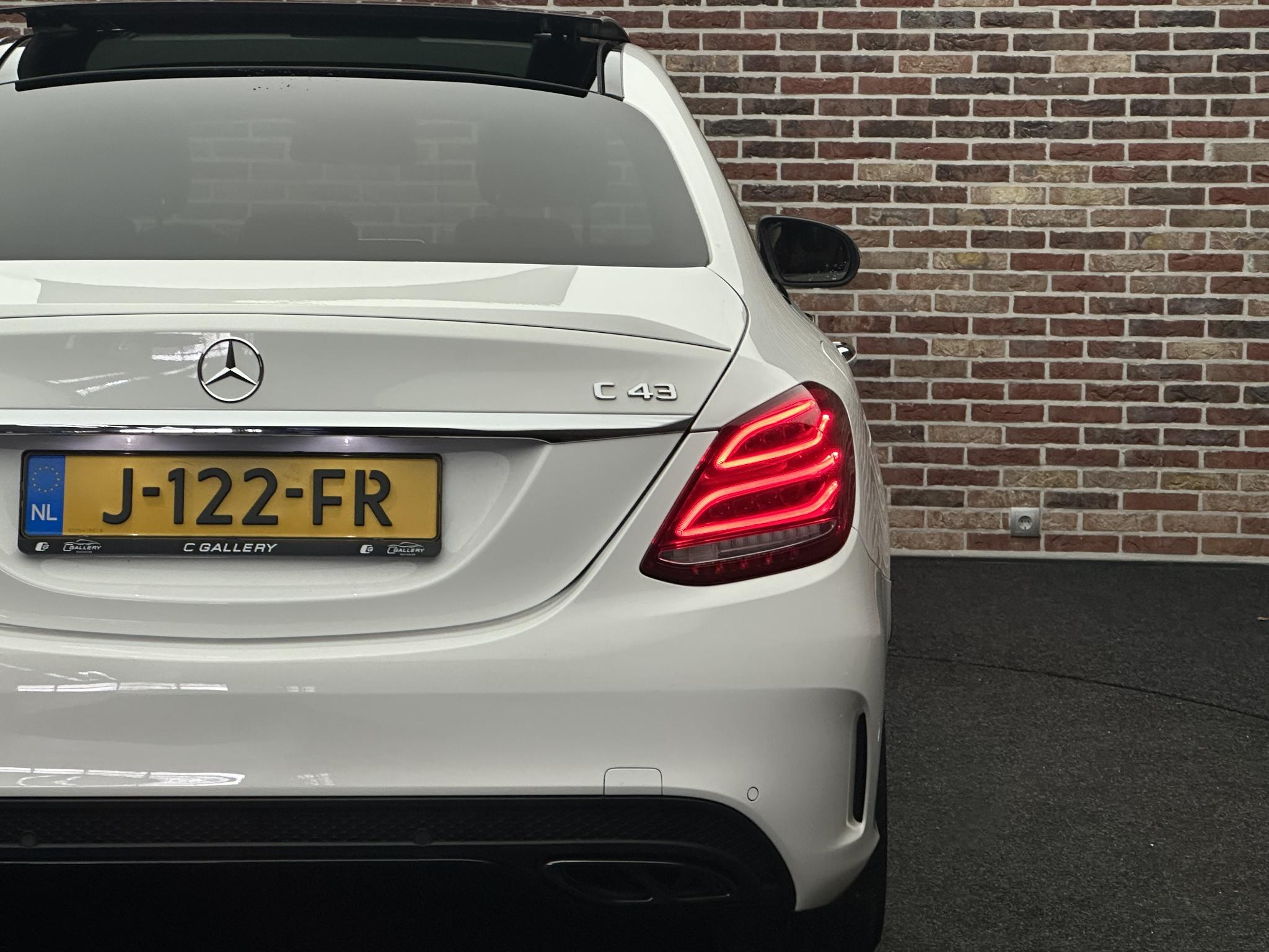Foto van Mercedes-Benz AMG C 43