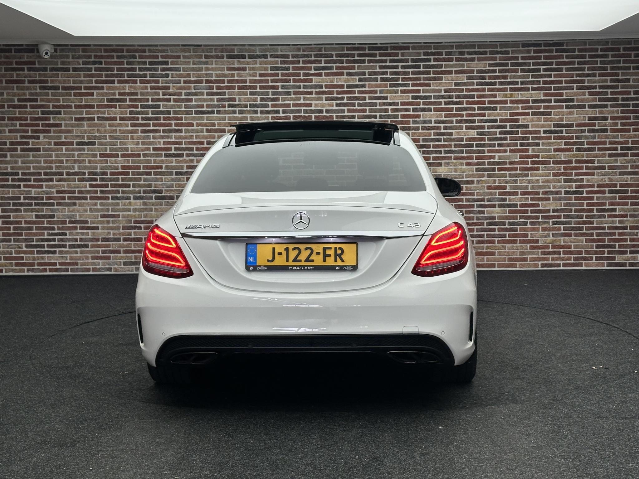 Foto van Mercedes-Benz AMG C 43