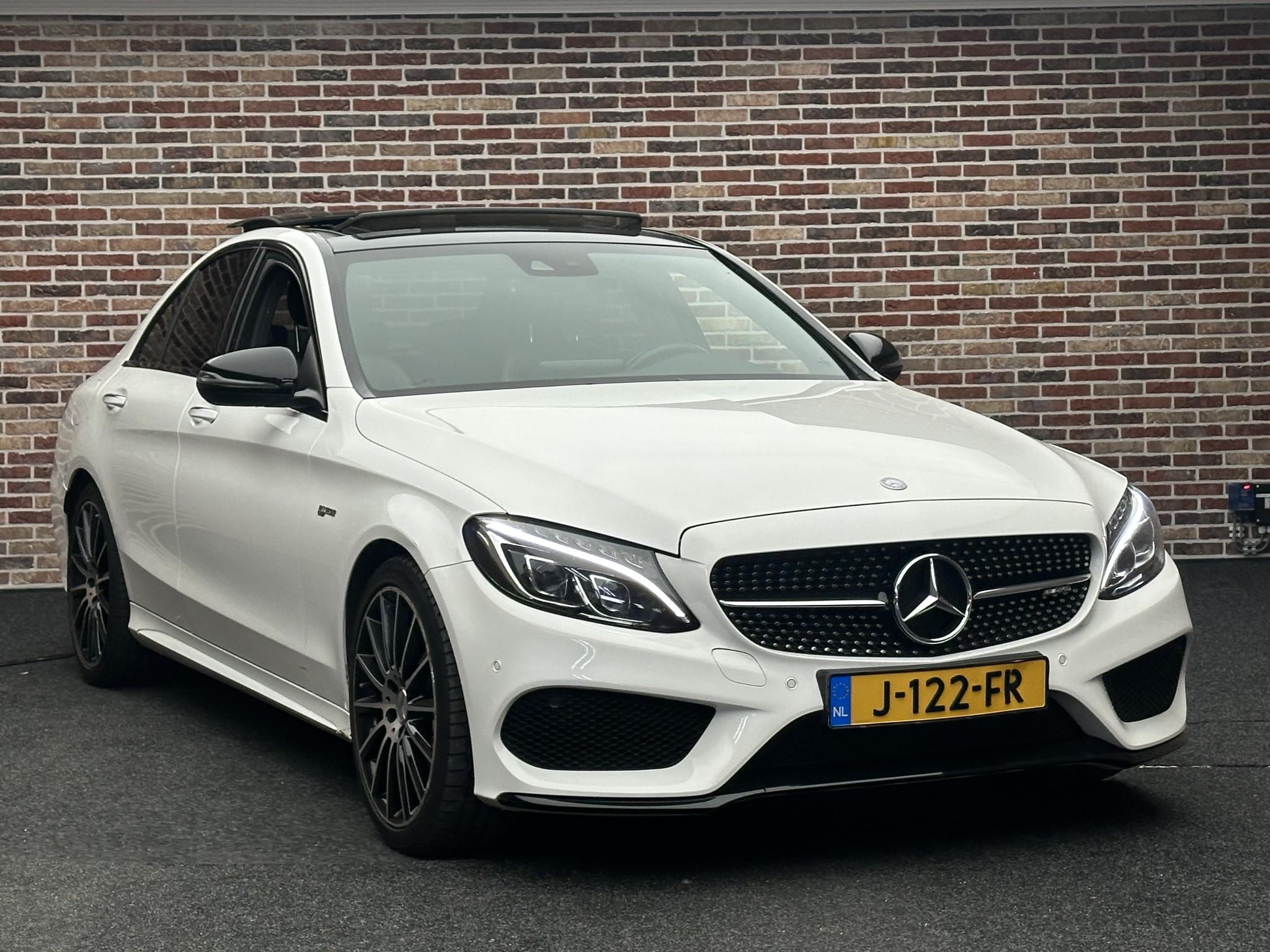 Foto van Mercedes-Benz AMG C 43