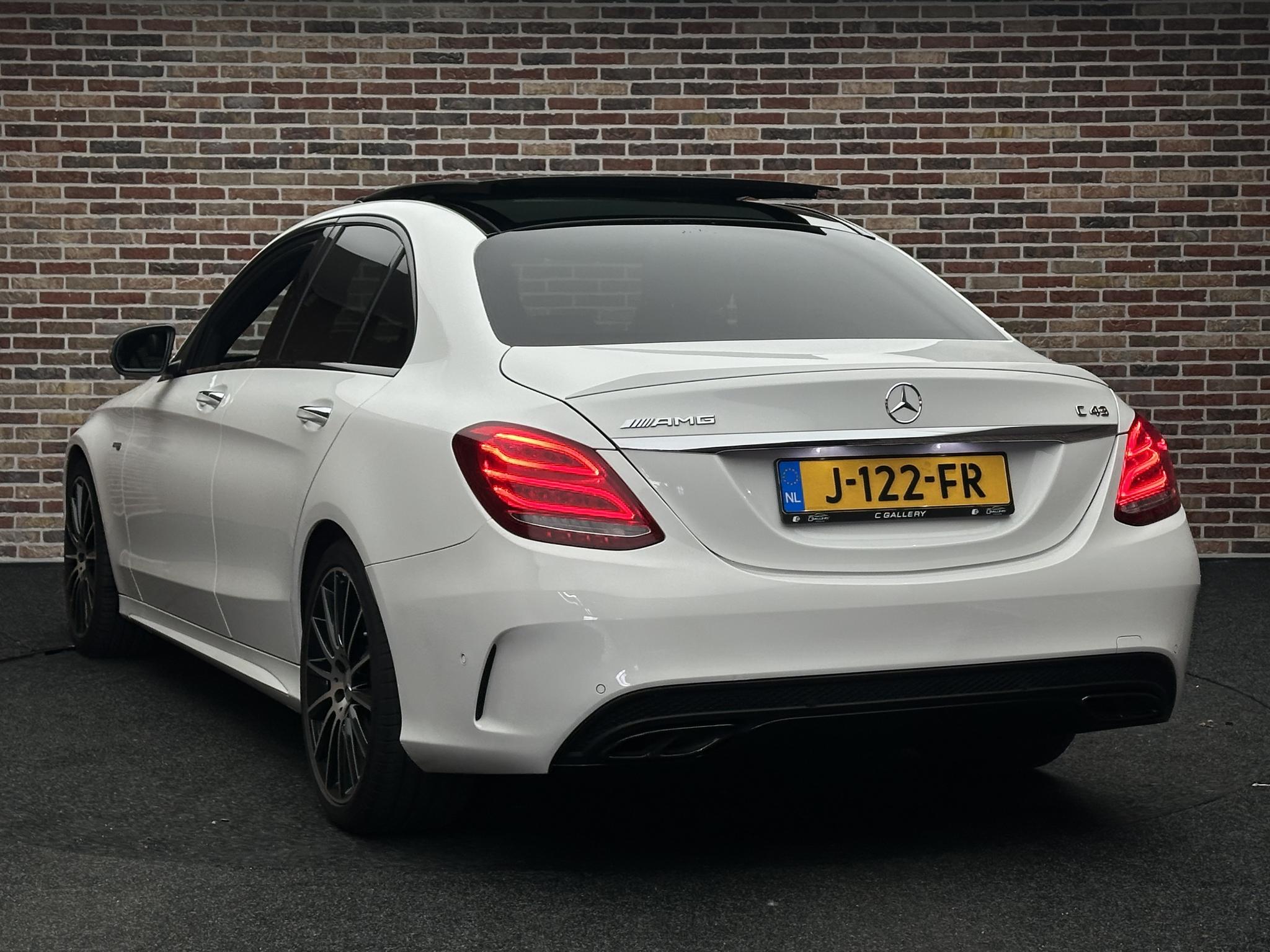 Foto van Mercedes-Benz AMG C 43