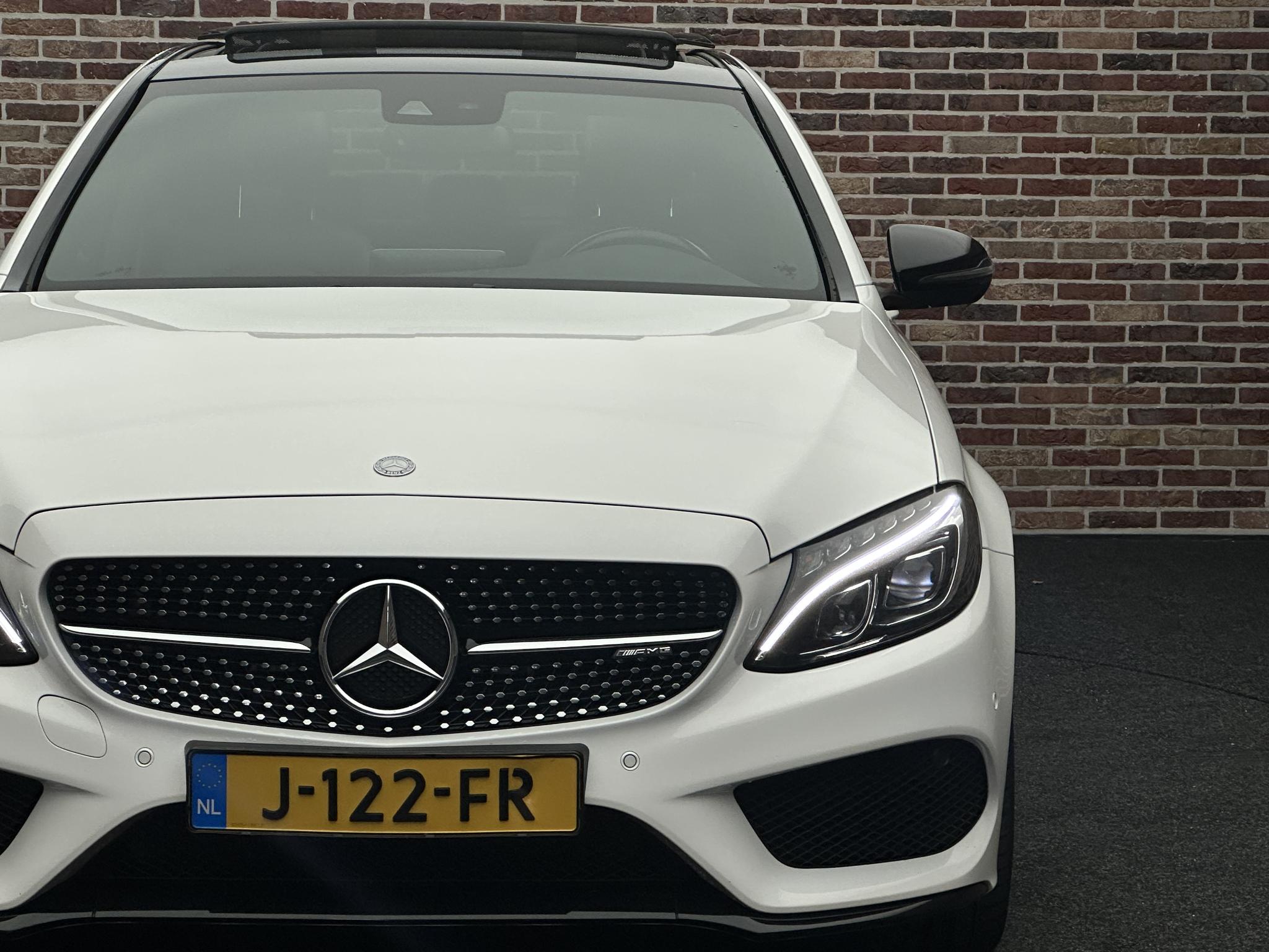 Foto van Mercedes-Benz AMG C 43