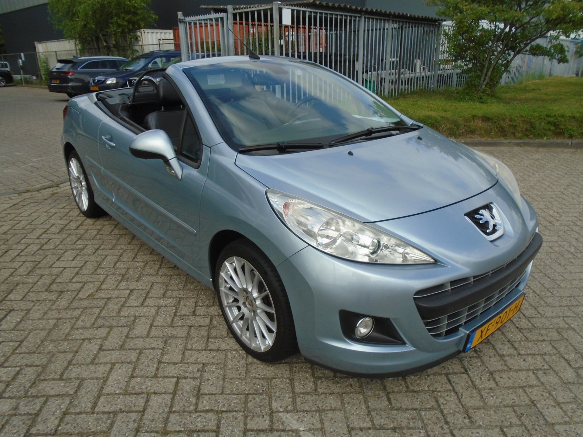 Peugeot 207 1.6 VTi Noir & Blanc 2011 - voorkant