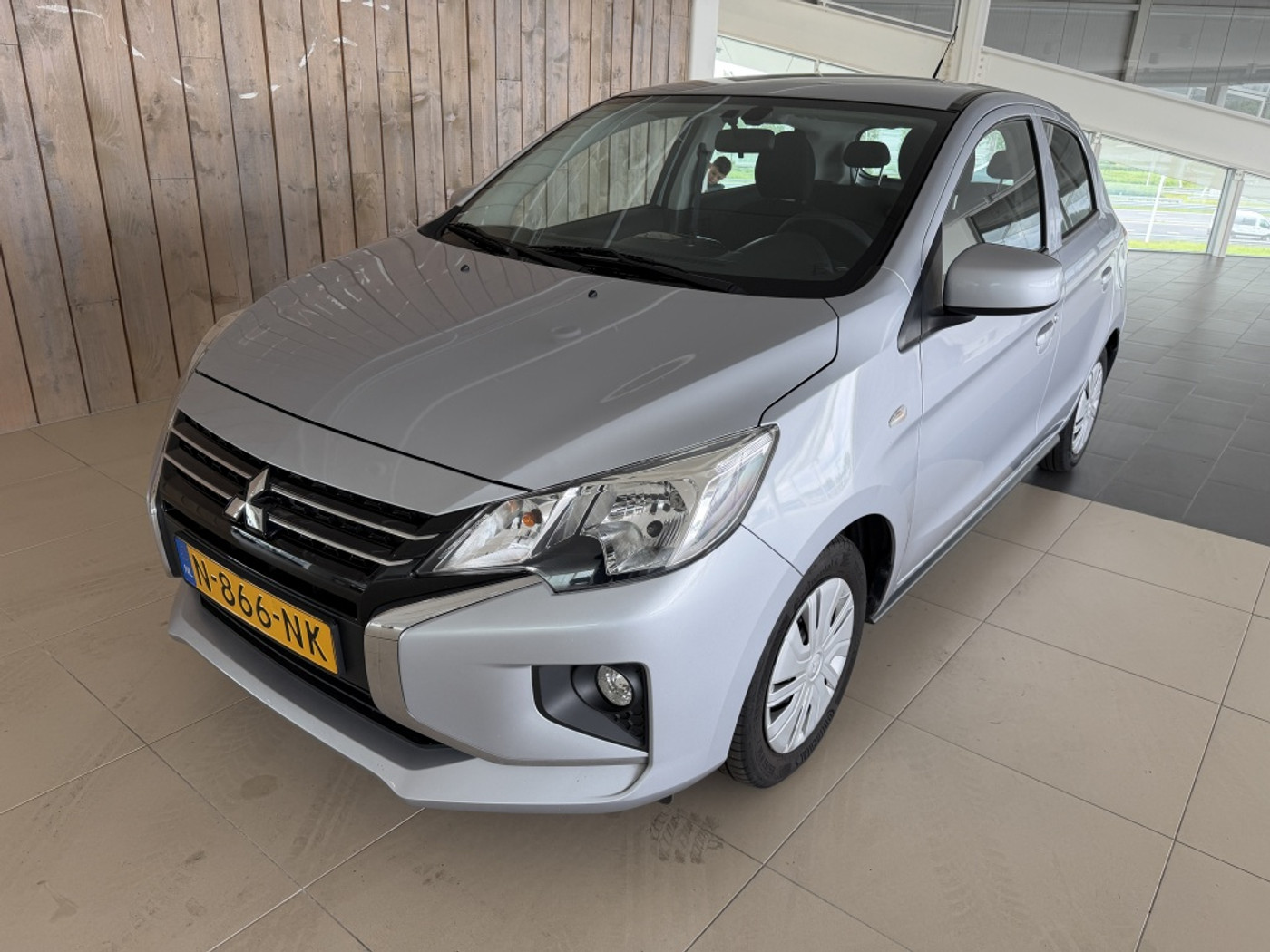 Mitsubishi Mitsubishi Space Star 1.2 Cool+ 2021 - voorkant