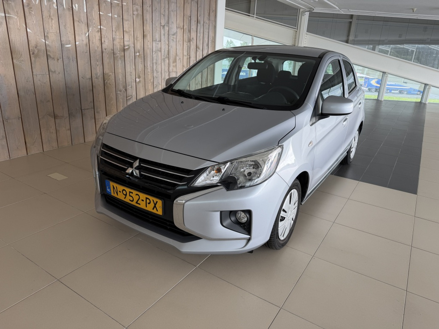 Mitsubishi Mitsubishi Space Star 1.2 Cool+ 2021 - voorkant