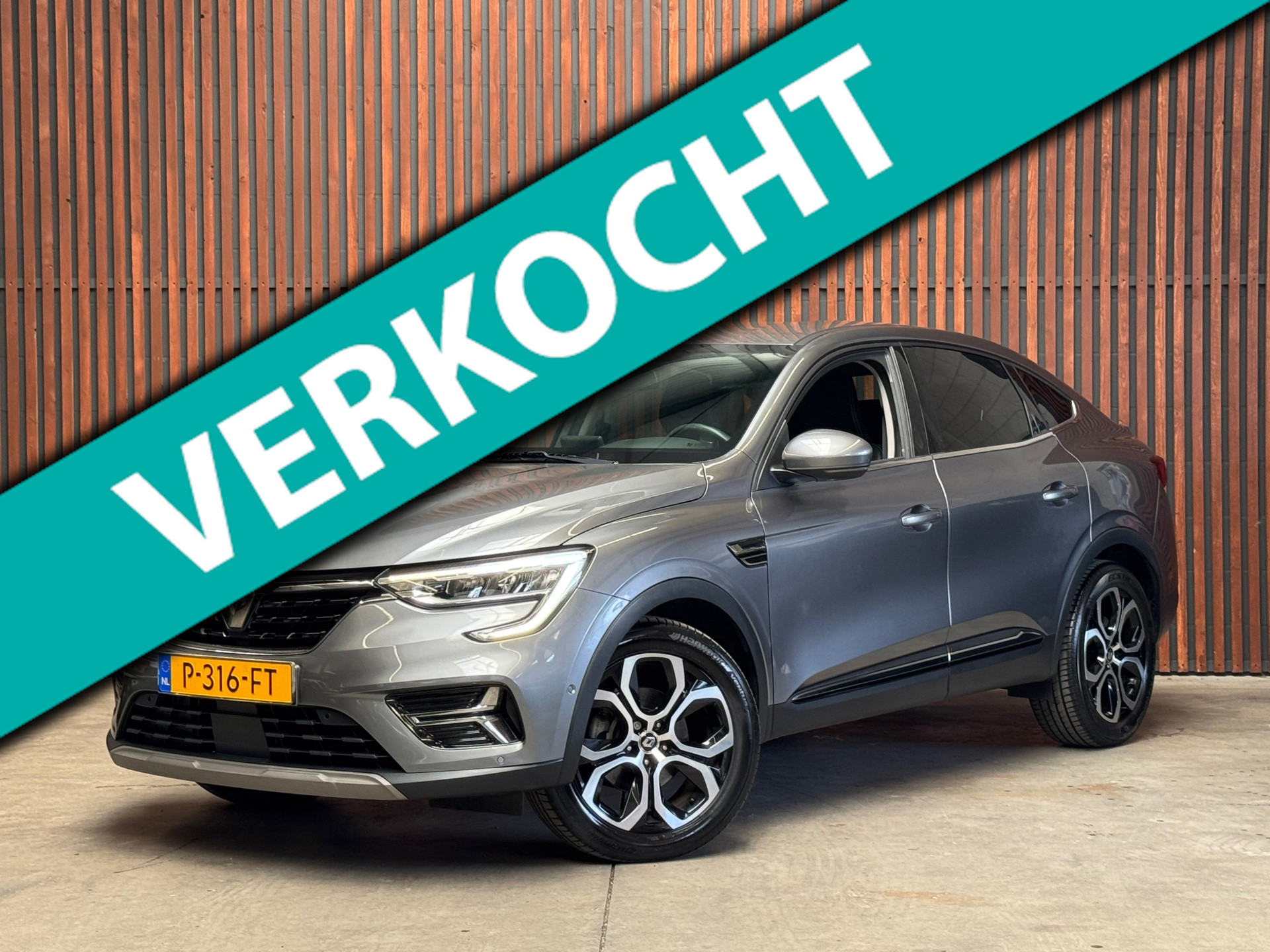 Renault Arkana E-tech 1.6 E-Tech Hybrid 145 Intens Clima-Cruise-Carplay-PDC-Camera-Trekhaak-NL Auto-NAP 2022 - voorkant