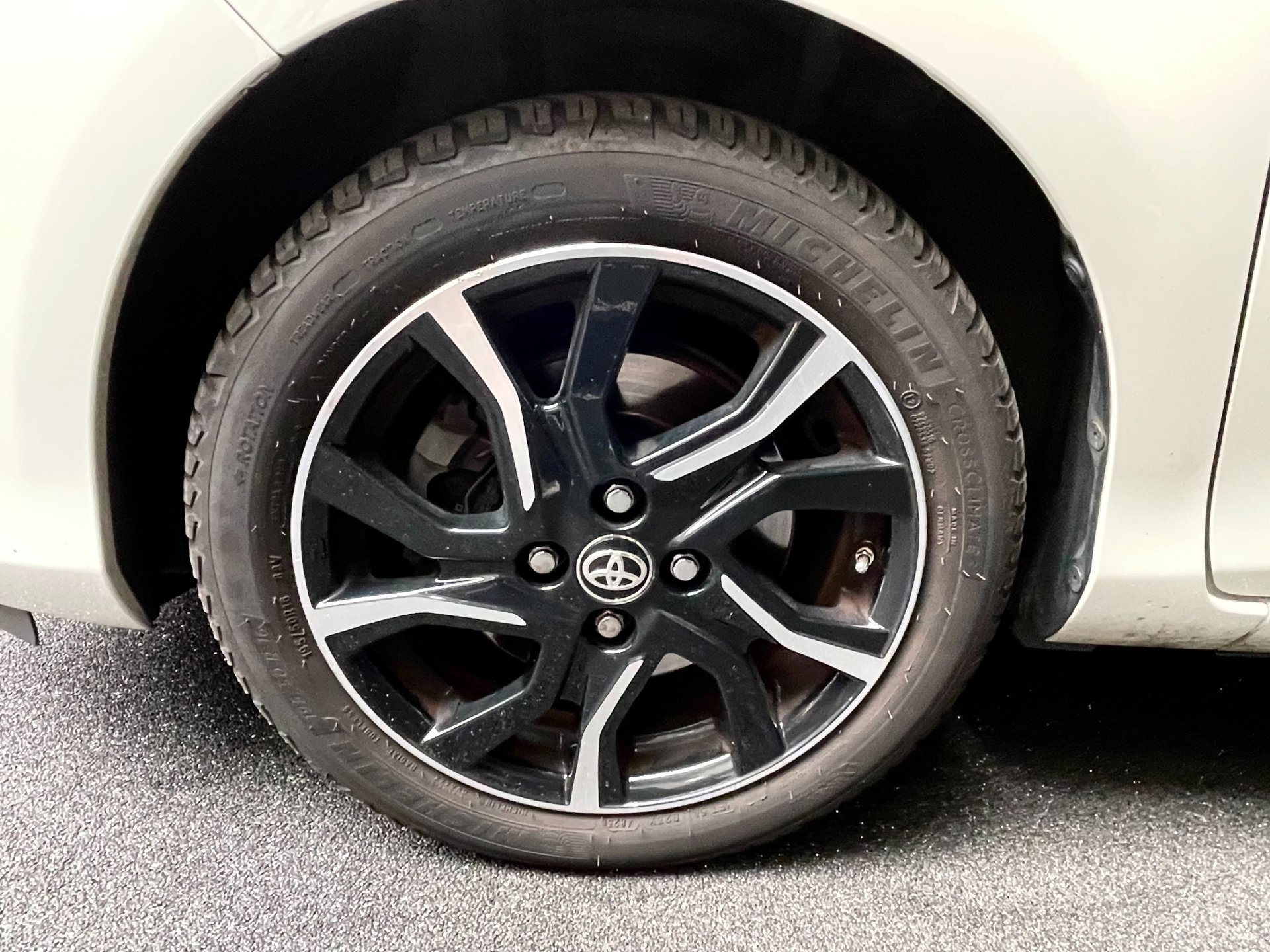 Foto van Toyota Toyota Yaris Hybrid