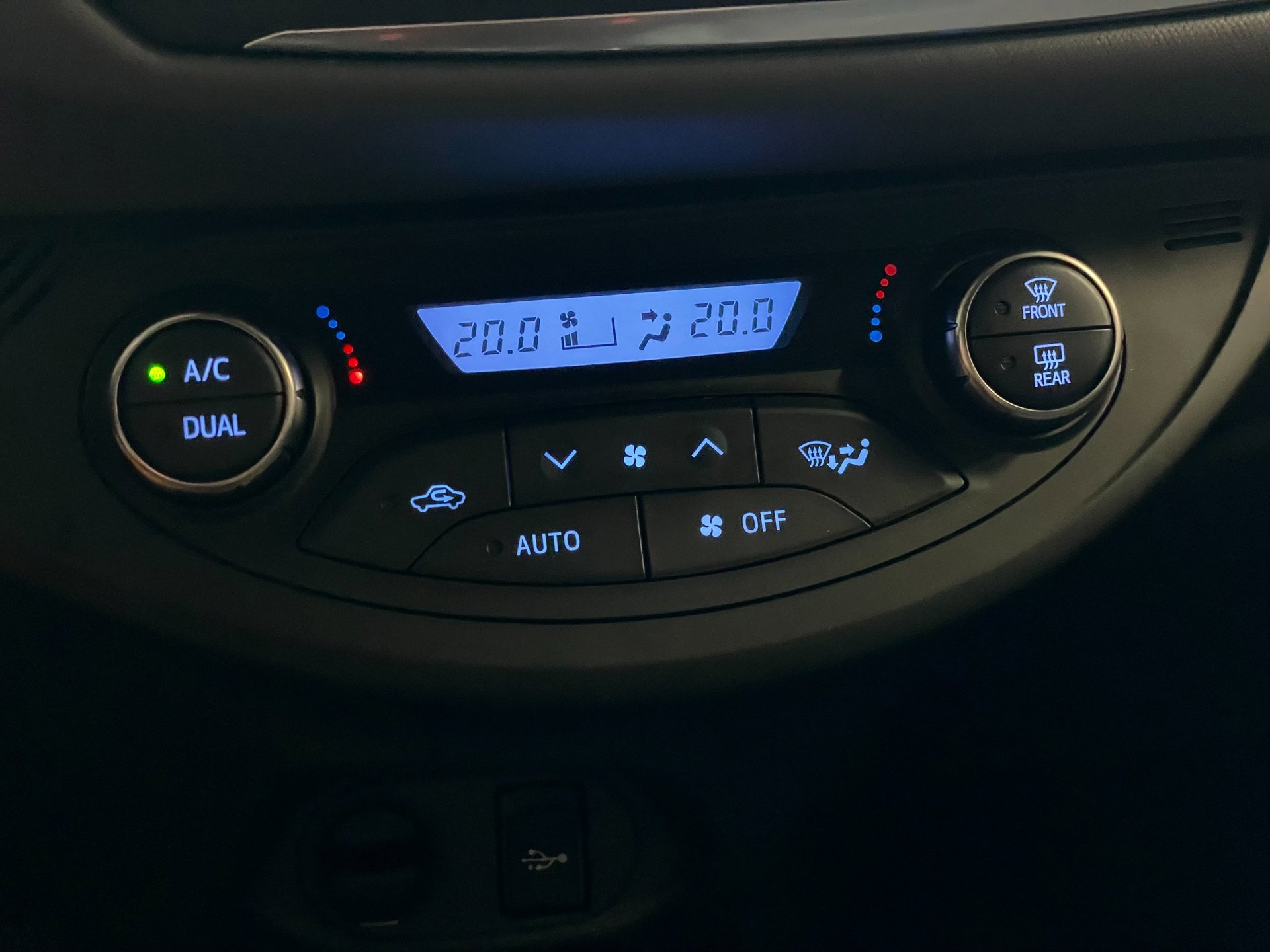 Foto van Toyota Toyota Yaris Hybrid