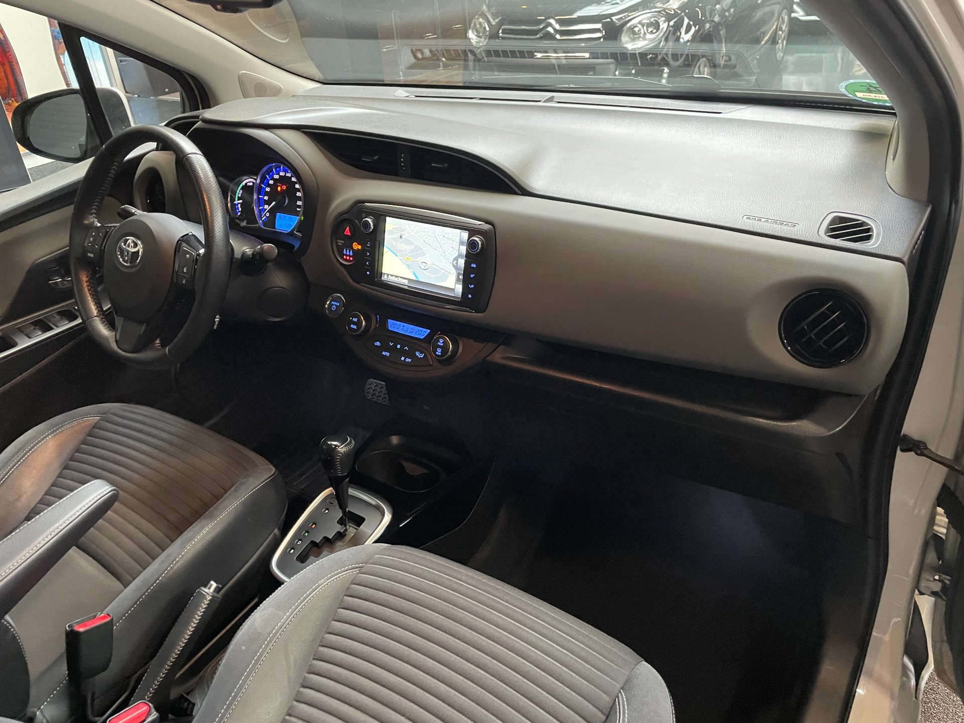 Foto van Toyota Toyota Yaris Hybrid