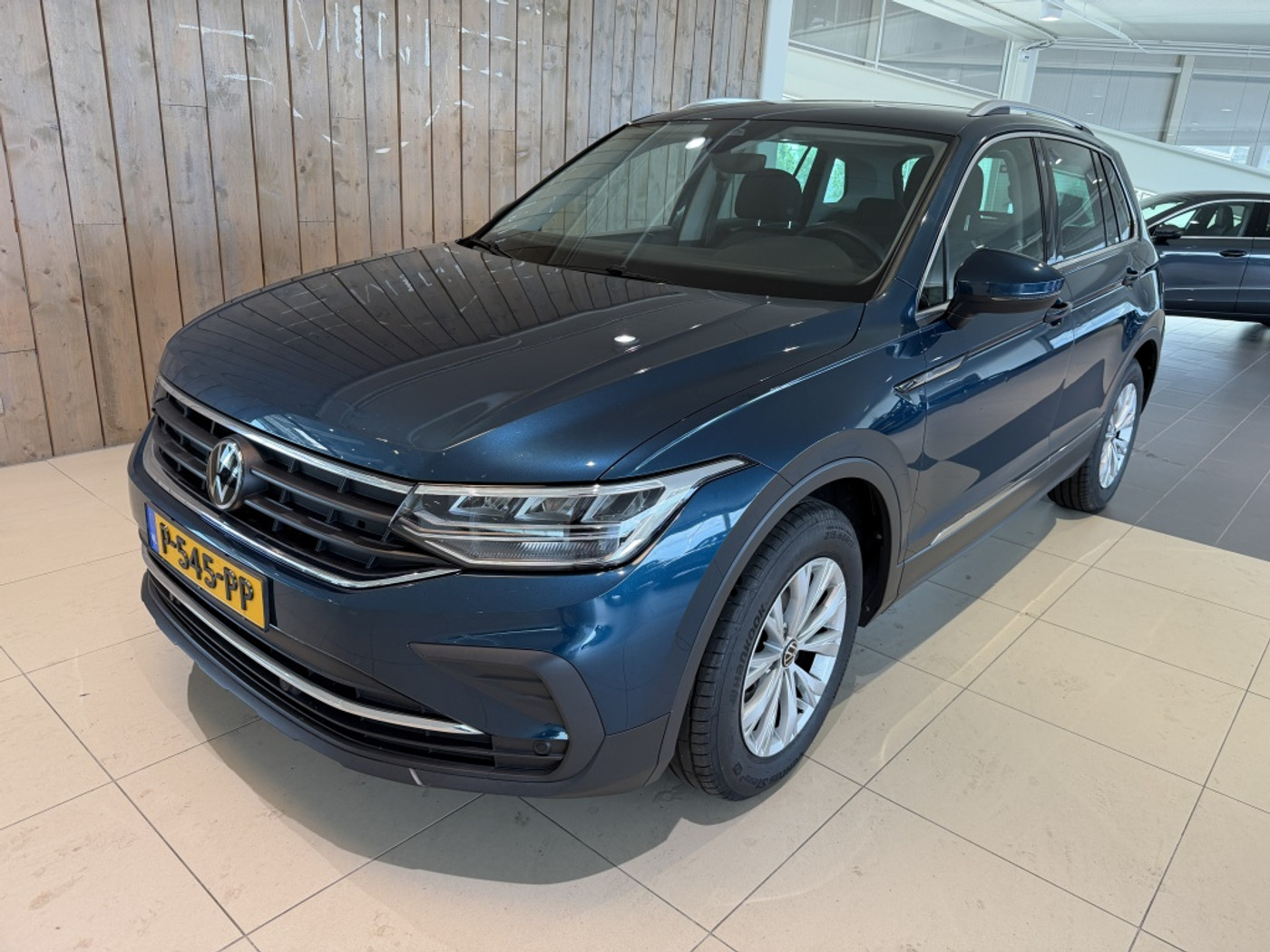 Volkswagen Tiguan 1.5 TSI Life Business 2022 - voorkant