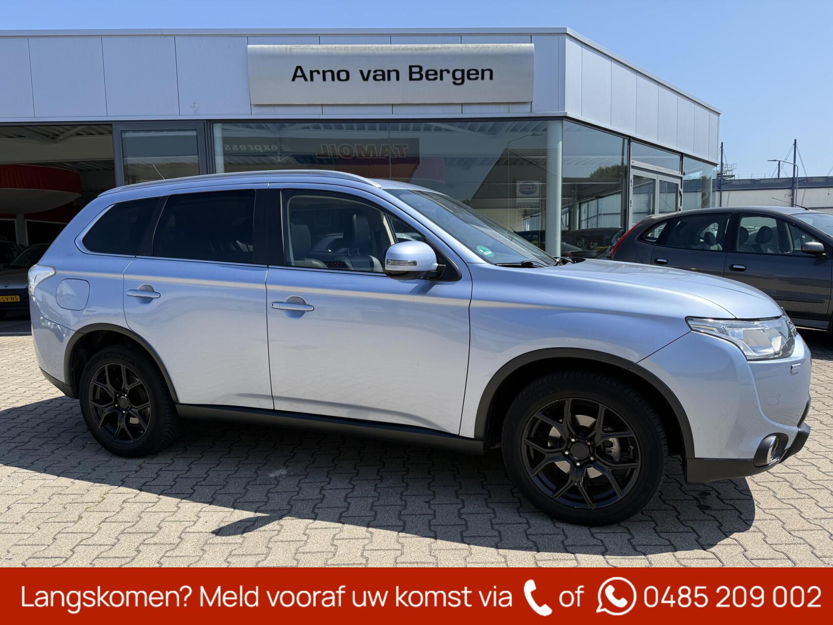Mitsubishi Mitsubishi Outlander 2.0 PHEV Instyle+, lederen bekleding, climatronic, cruisecontrol, schuif-/kanteldak, achteruitrijcamera, top onderhouden !! 2015 - voorkant