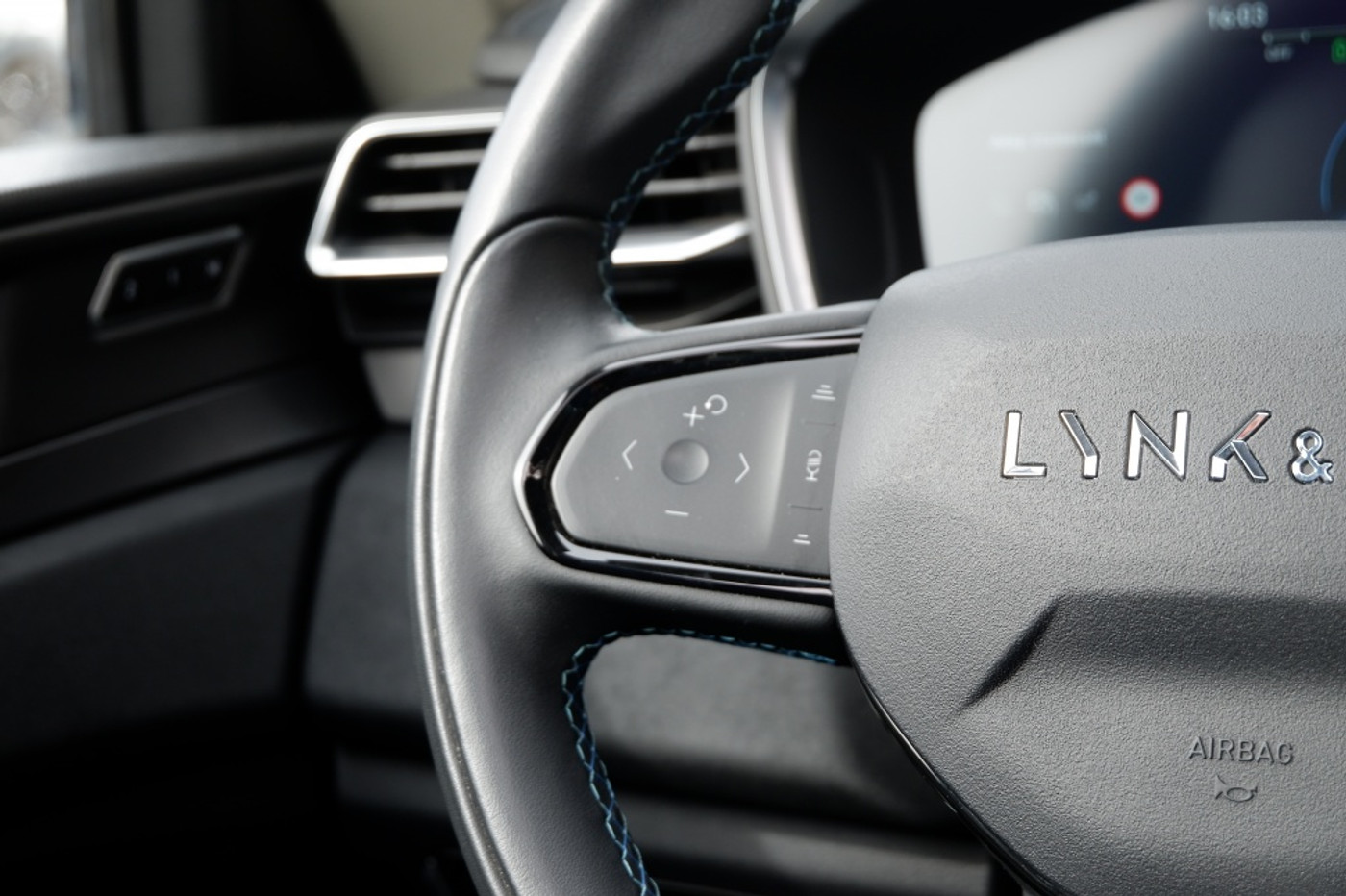Foto van Lynk&co LYNK & Co 01