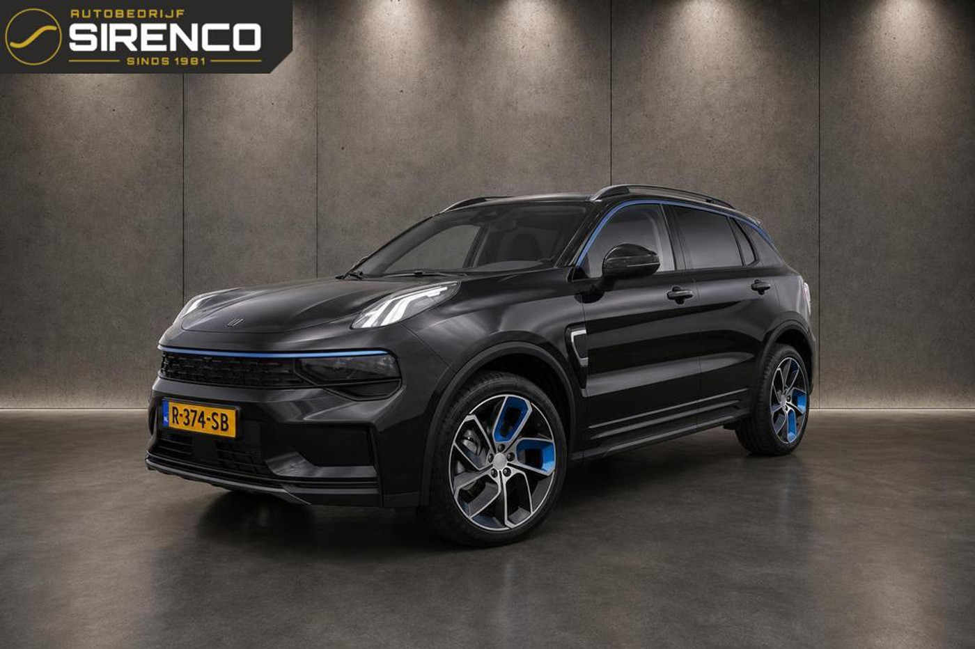 Lynk&co LYNK & Co 01 1.5 | Occasion centrum Oosterwolde | Ruime voorraad | zwart & blauw | PHEV | plug-in hybride | 2022 - voorkant