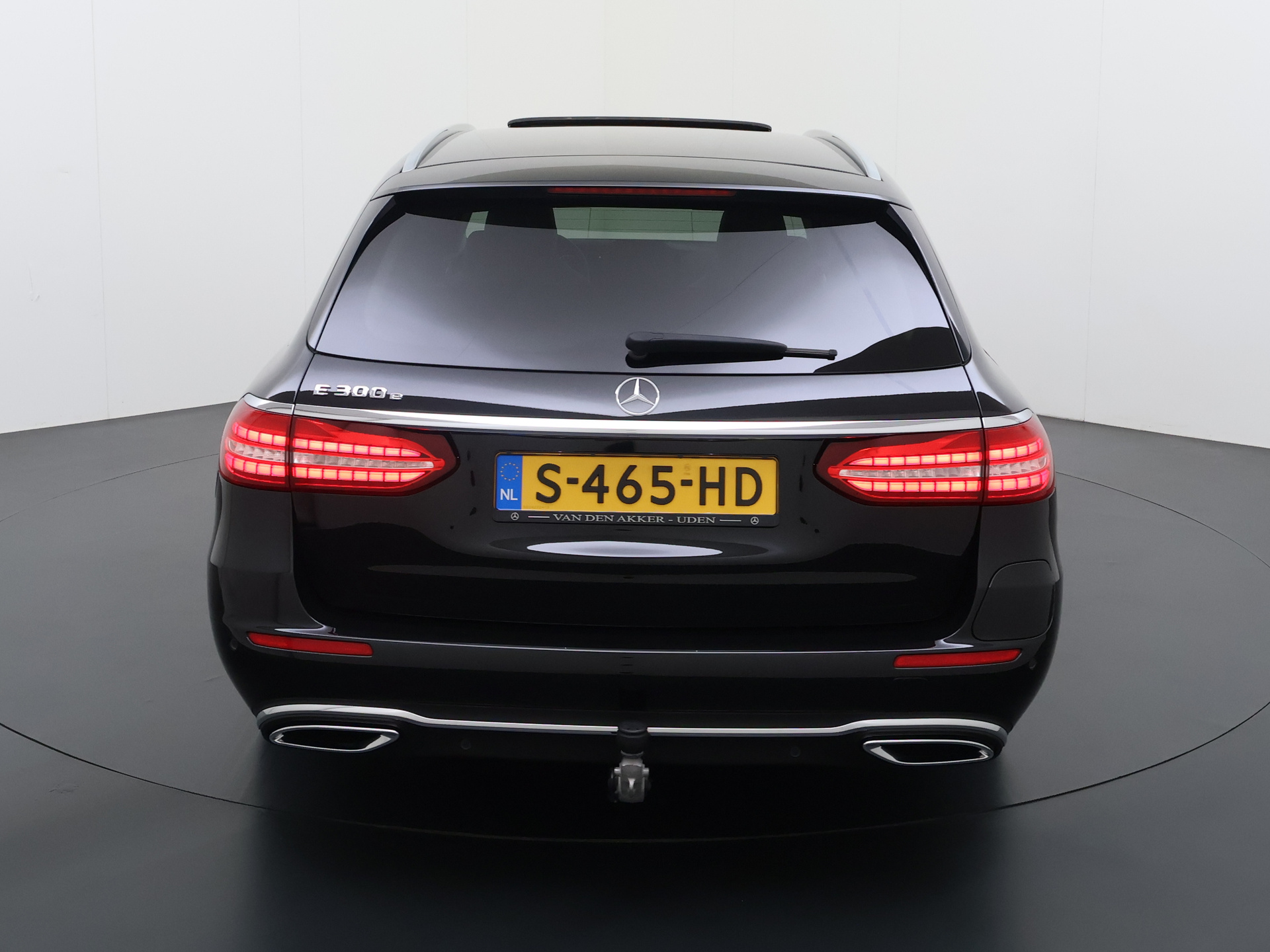 Foto van Mercedes-Benz E 300 E