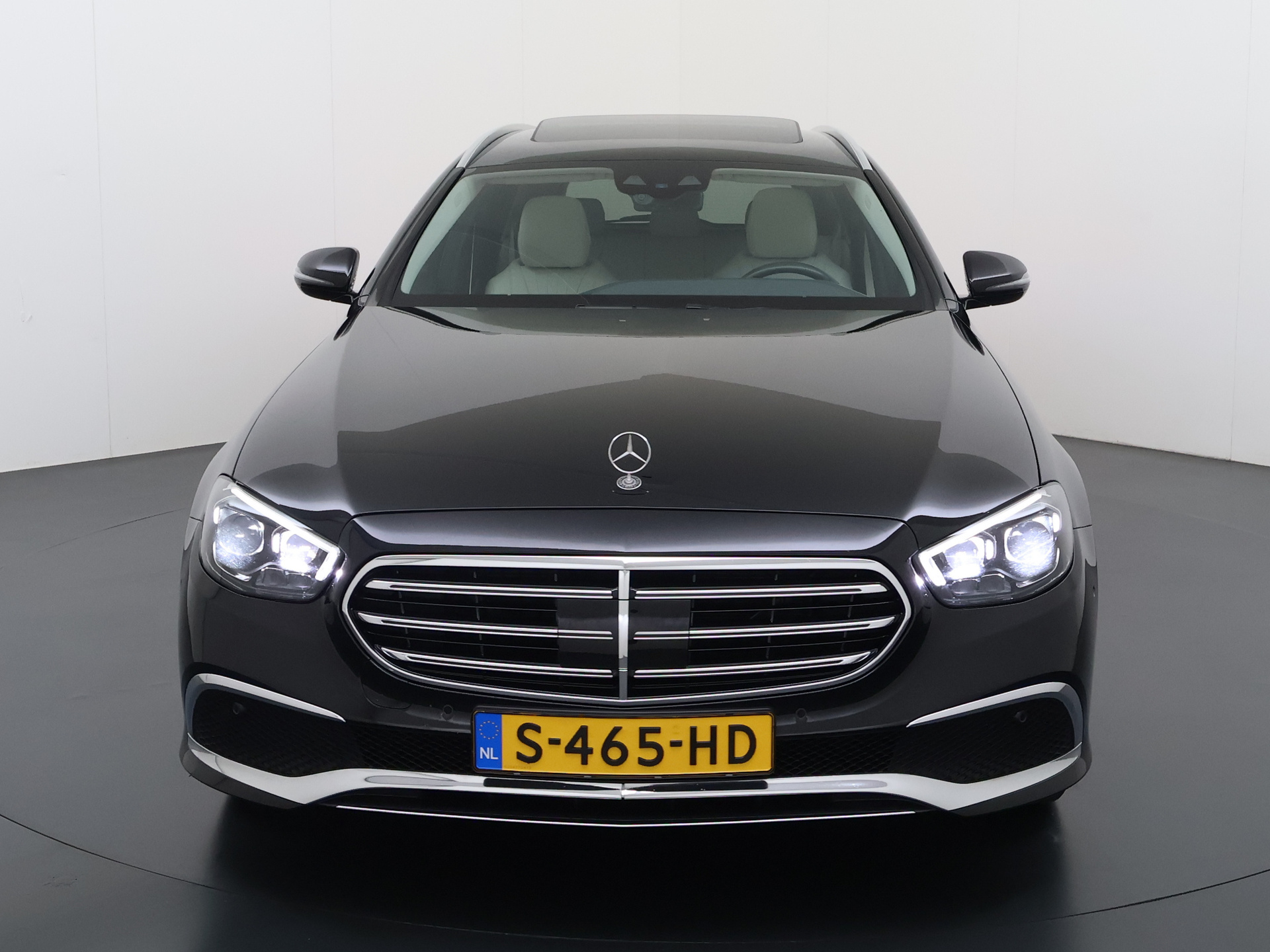 Foto van Mercedes-Benz E 300 E