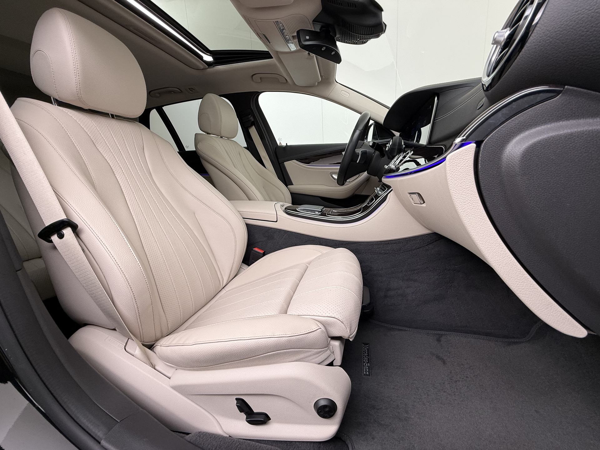 Foto van Mercedes-Benz E 300 E