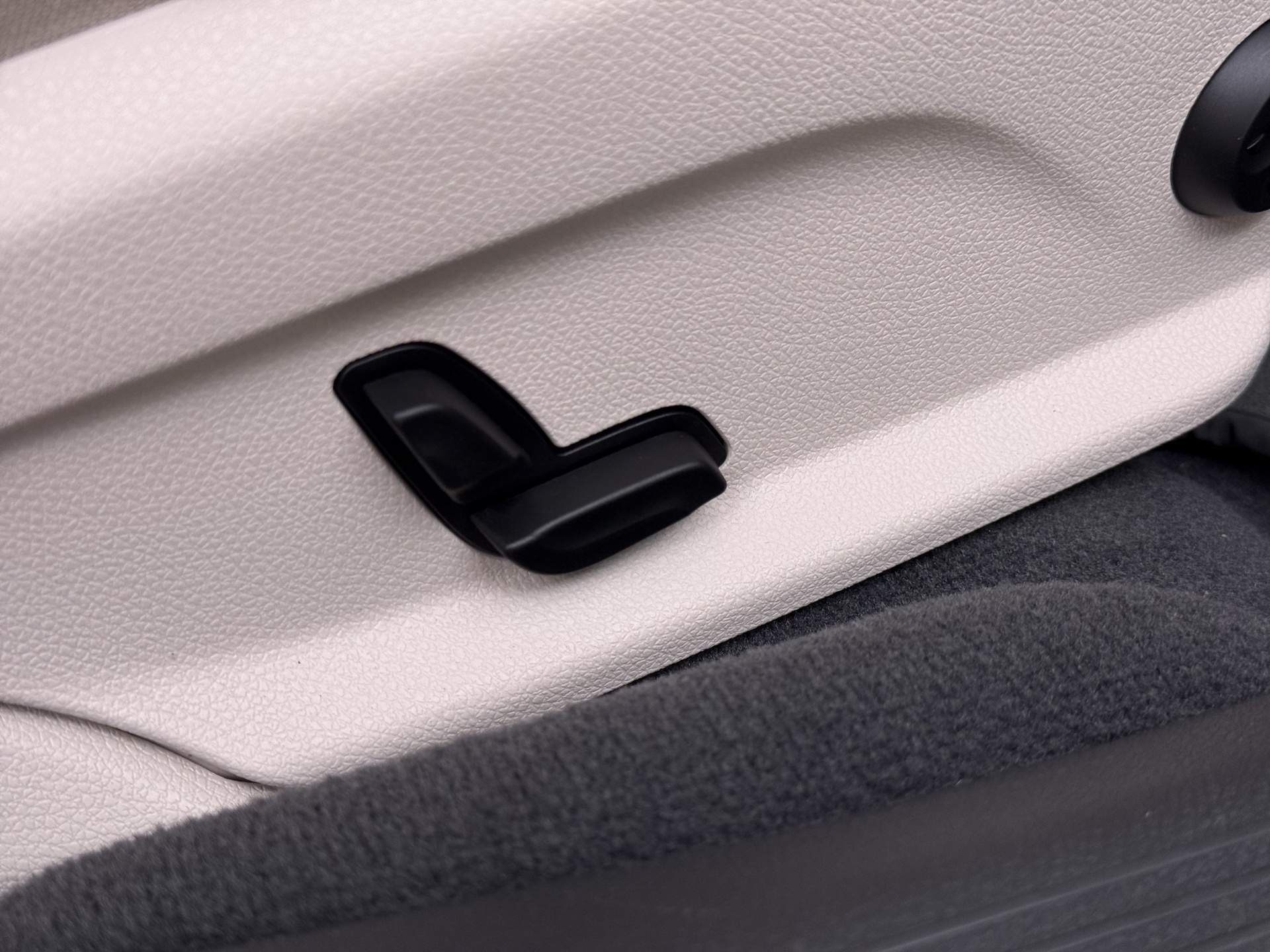 Foto van Mercedes-Benz E 300 E