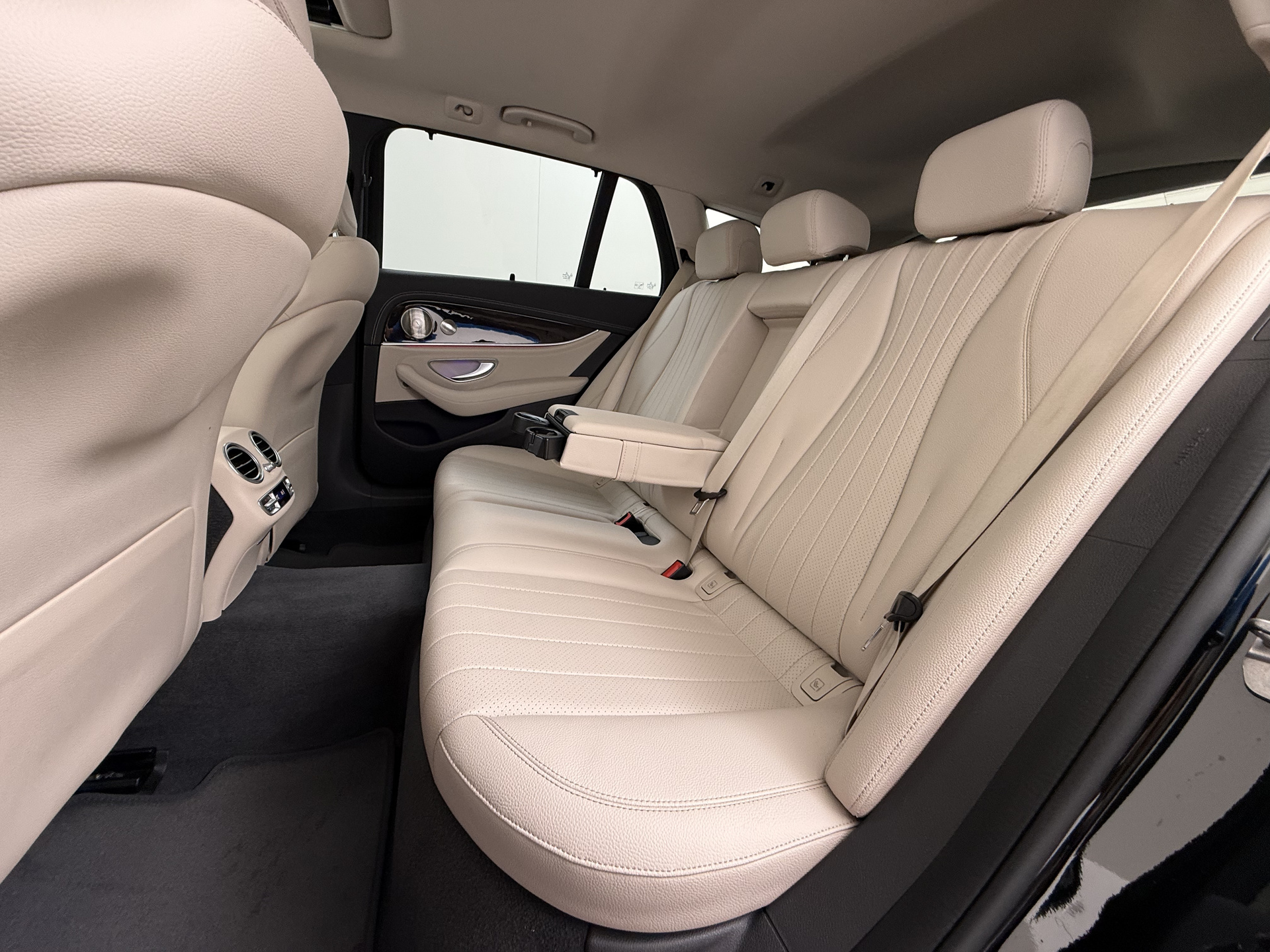Foto van Mercedes-Benz E 300 E